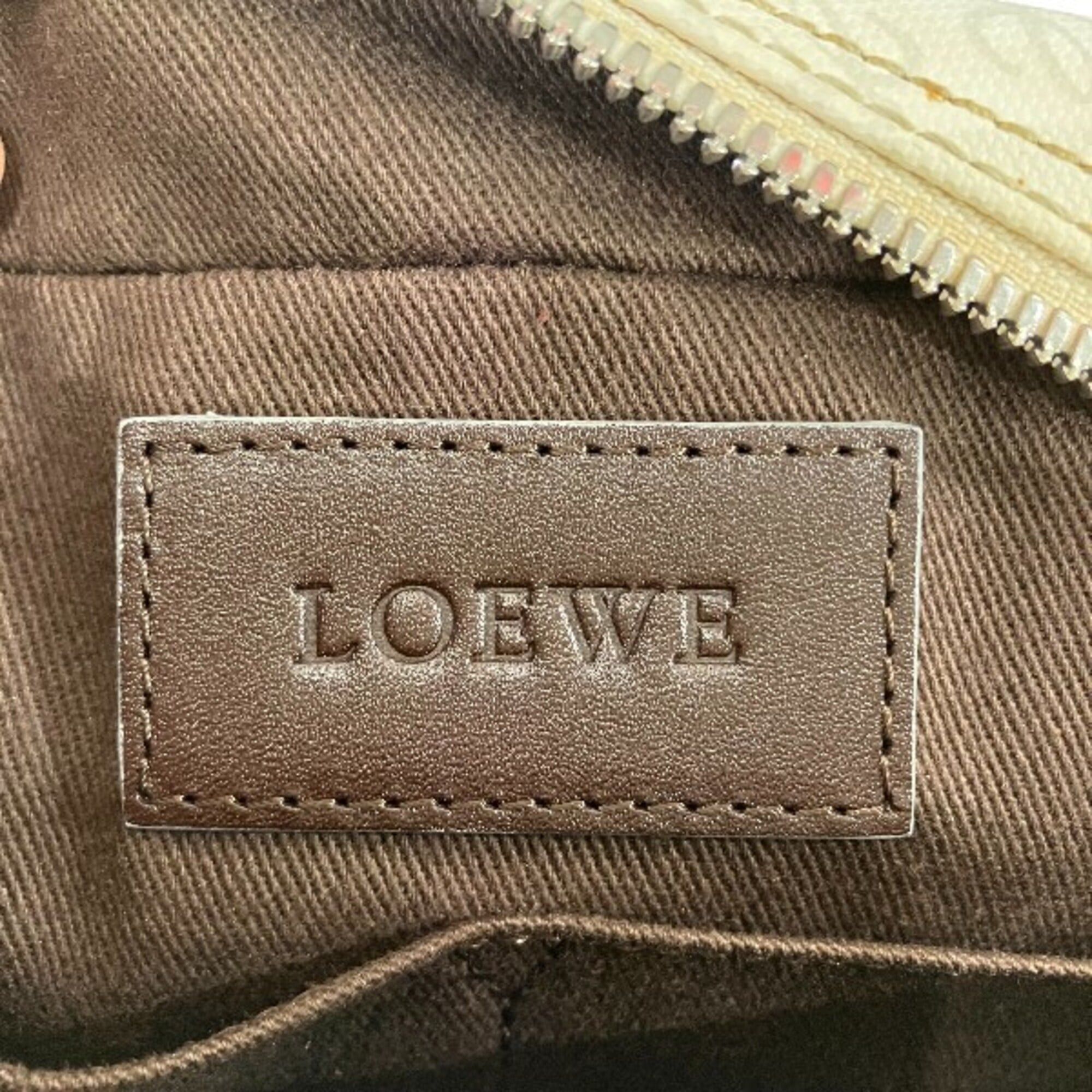Loewe Loewe Repeat Anagram White Handbag (Women's Handbag) Size ONE SIZE - 4 Thumbnail