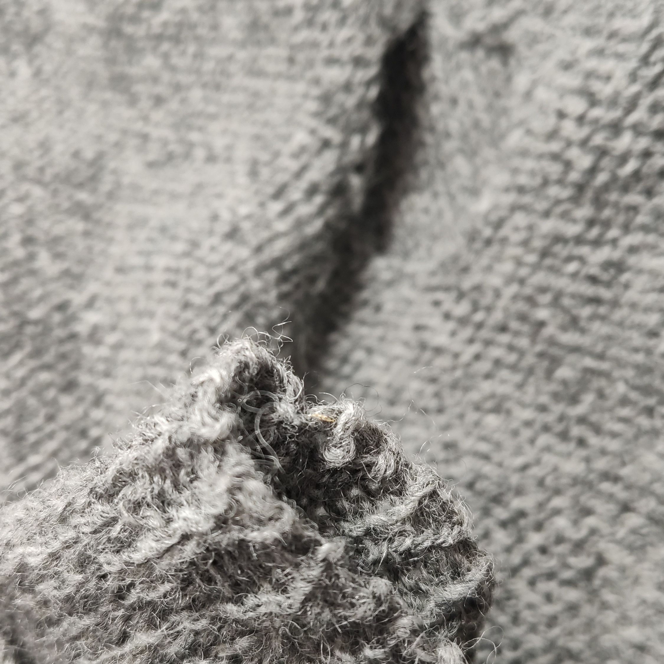Prada Prada Distressed Virgin Wool Sweater Size IT 42 Size M / US 6-8 / IT 42-44 - 9 Thumbnail