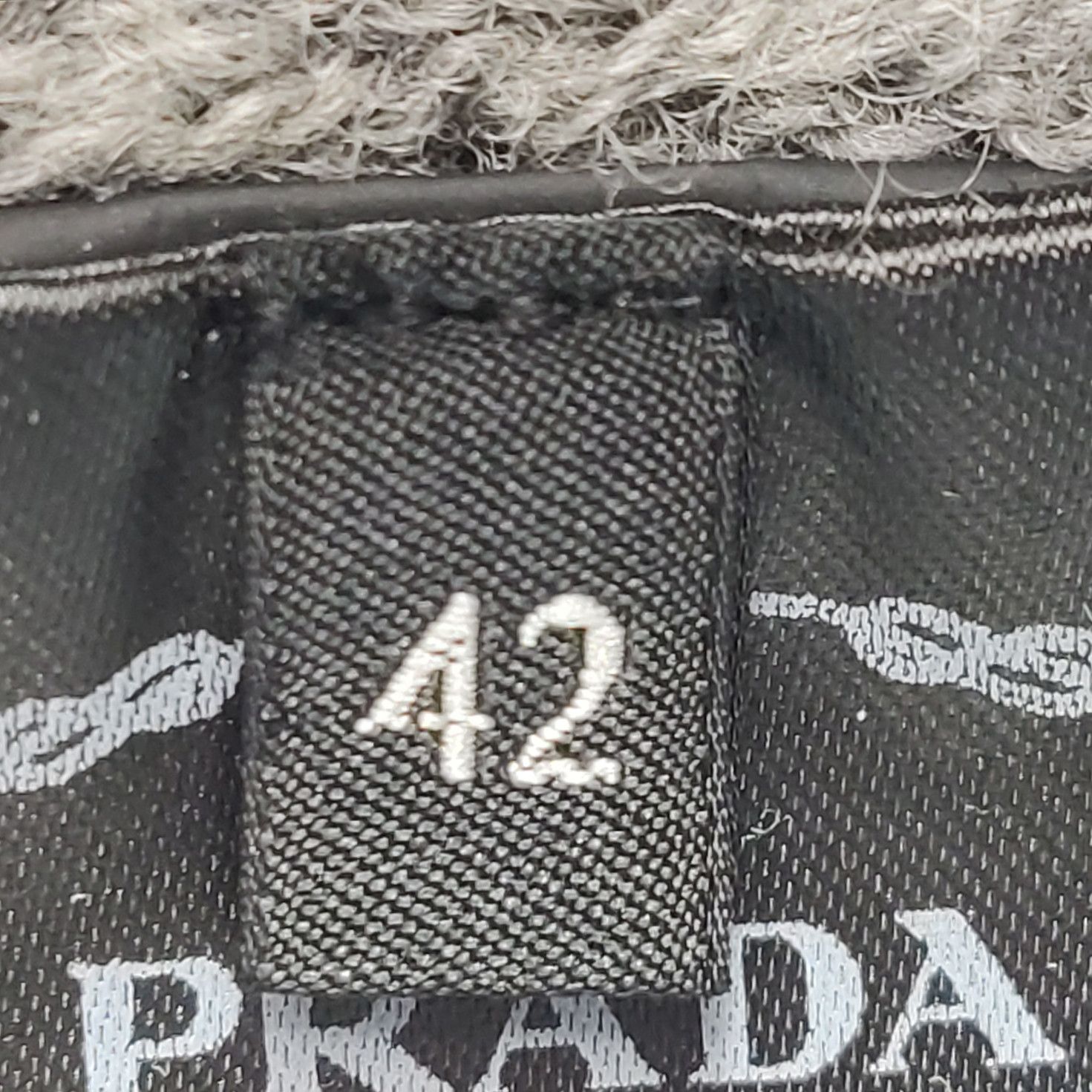 Prada Prada Distressed Virgin Wool Sweater Size IT 42 Size M / US 6-8 / IT 42-44 - 6 Thumbnail