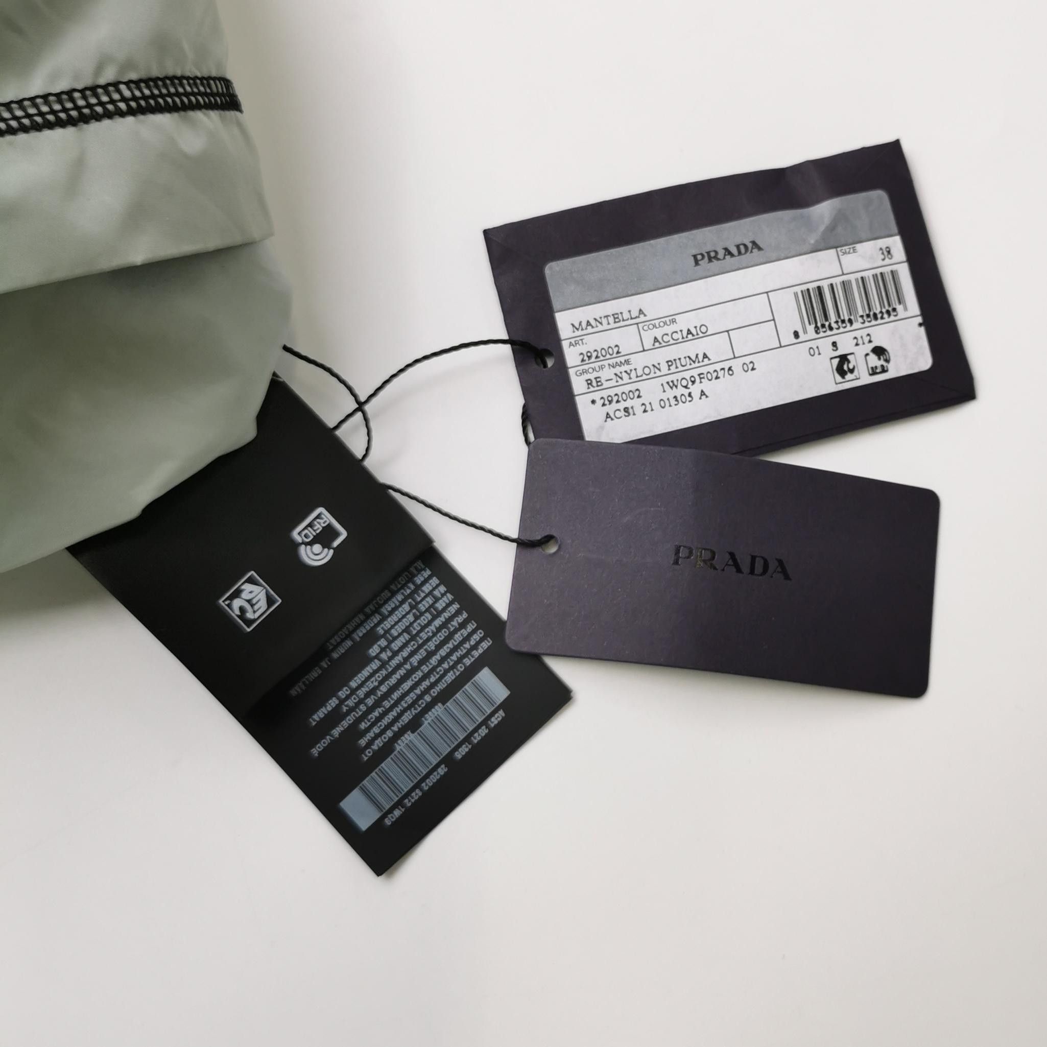 Prada Prada Re-Nylon Hooded Cape Size 38 Size XS / US 0-2 / IT 36-38 - 4 Thumbnail