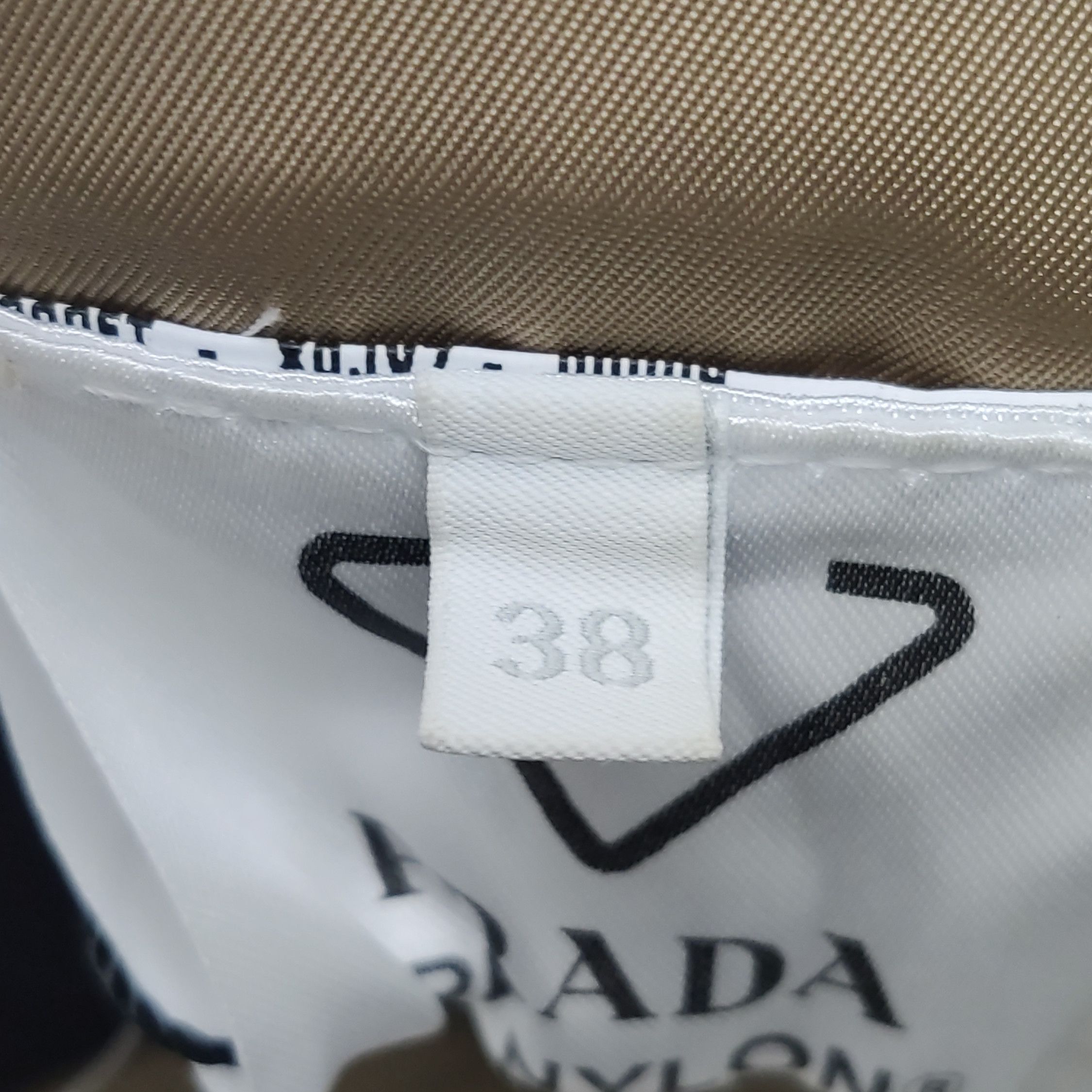 Prada Prada Re-Nylon Logo Shorts Size 38 Size 26" / US 2 / IT 38 - 10 Thumbnail