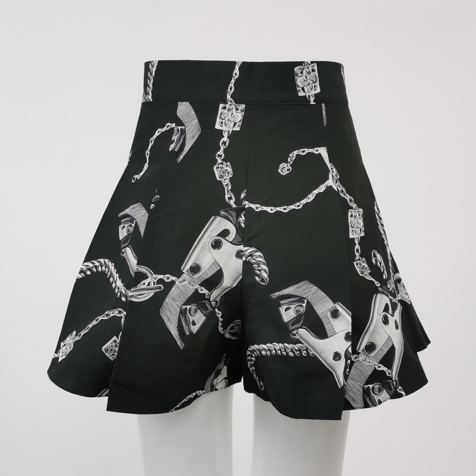 Burberry Burberry Chain Print Shorts Size US 10 Size 32" / US 10 / IT 46 - 2 Thumbnail