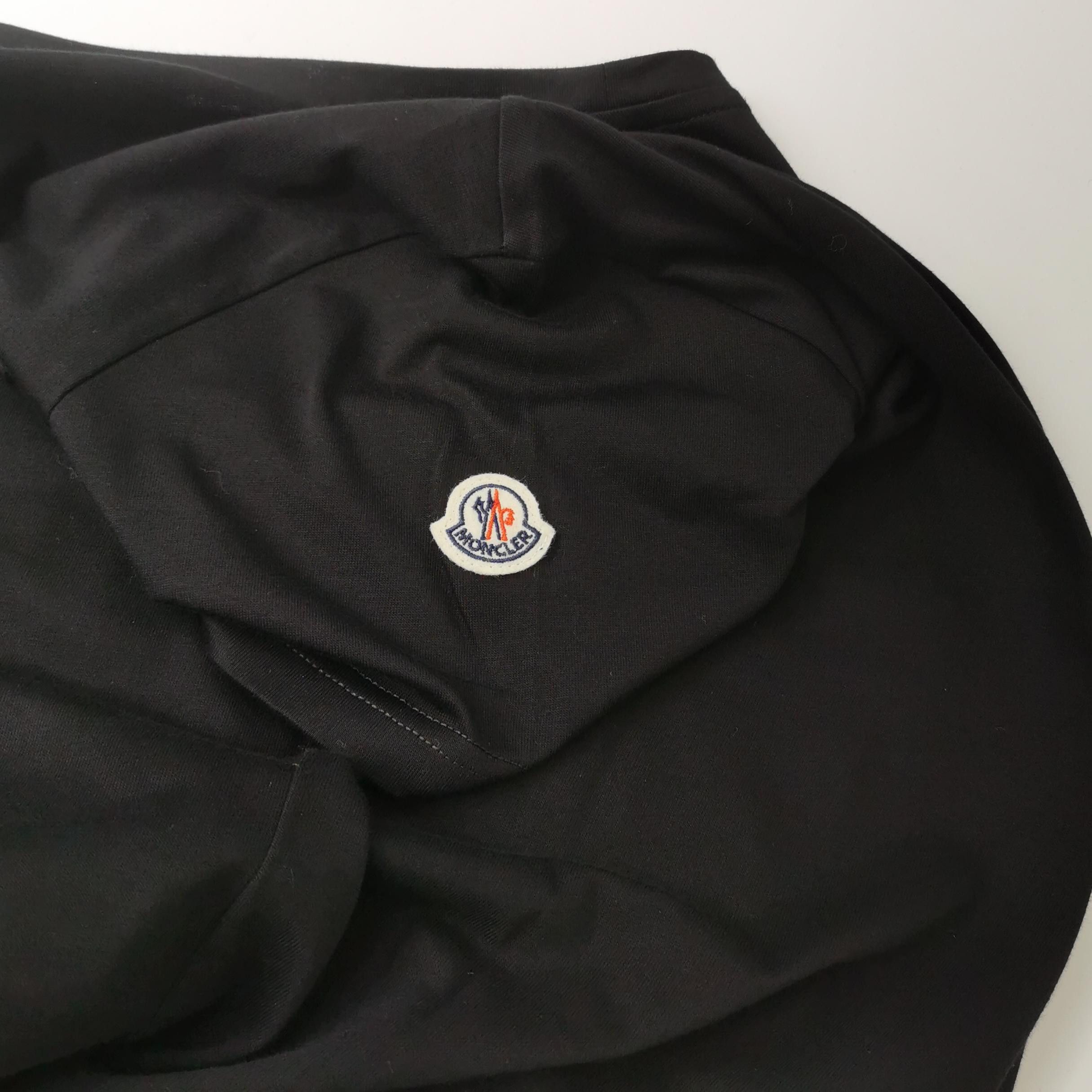 Moncler Moncler Logo Patch Short Sleeve T-Shirt Size S Size US S / EU 44-46 / 1 - 3 Thumbnail
