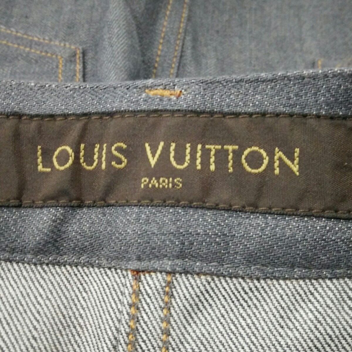 Louis Vuitton Louis Vuitton Denim Mini Skirt Size 36 Size 26" / US 2 / IT 38 - 4 Thumbnail