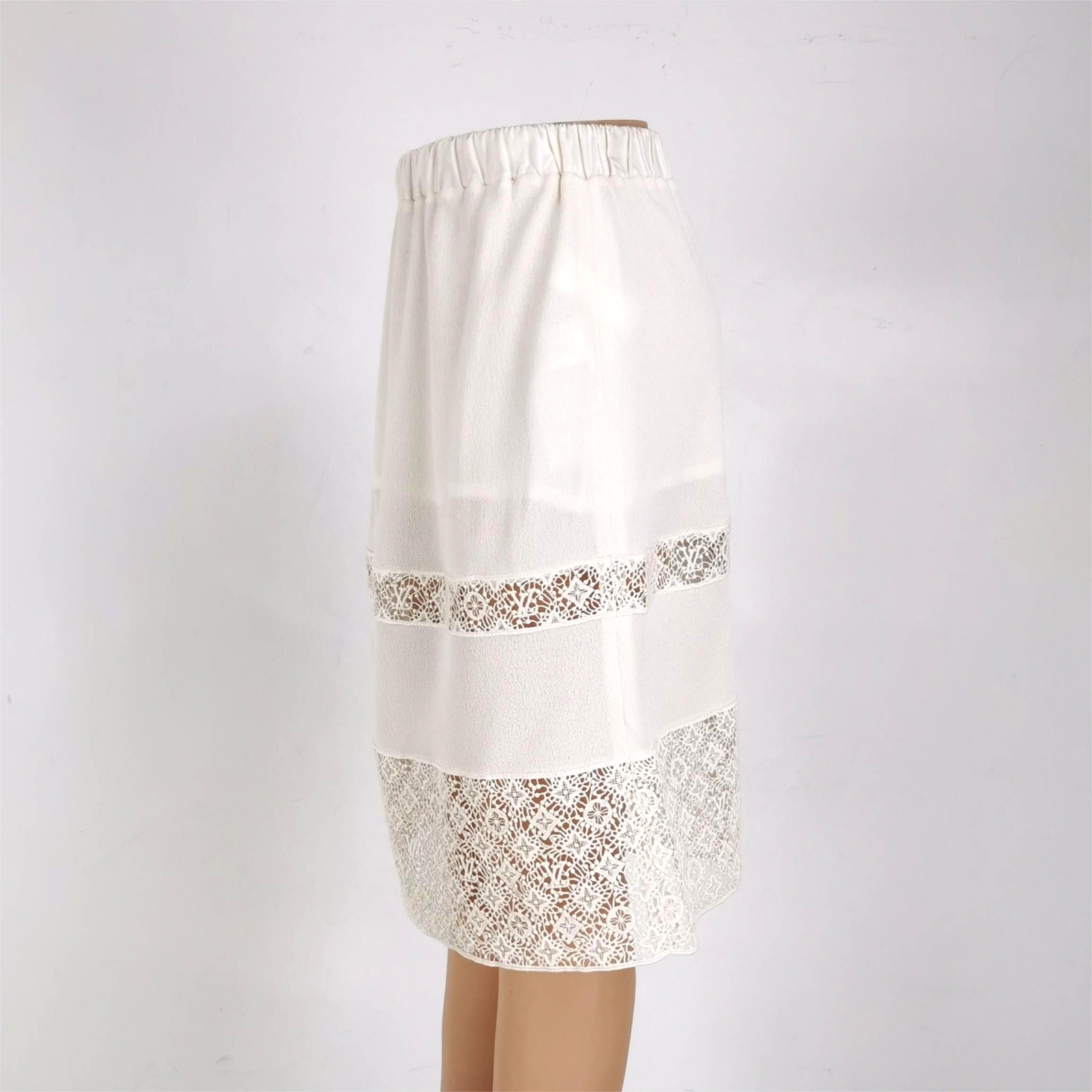 Louis Vuitton Louis Vuitton Lace Trim Midi Skirt Size 34 Size 25" / US 0 / IT 36 - 2 Thumbnail