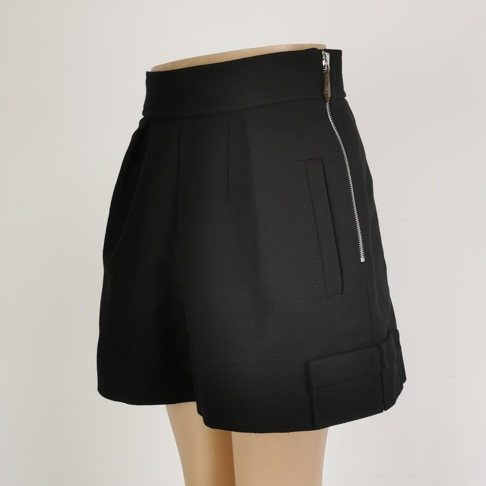 Louis Vuitton Louis Vuitton Silk Blend Zippered Shorts Size 38 Size 27" / US 4 / IT 40 - 2 Thumbnail