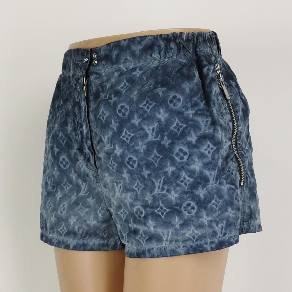 Louis Vuitton Louis Vuitton Monogram Silk Blend Shorts Size 34 Size 25" / US 0 / IT 36 - 2 Thumbnail