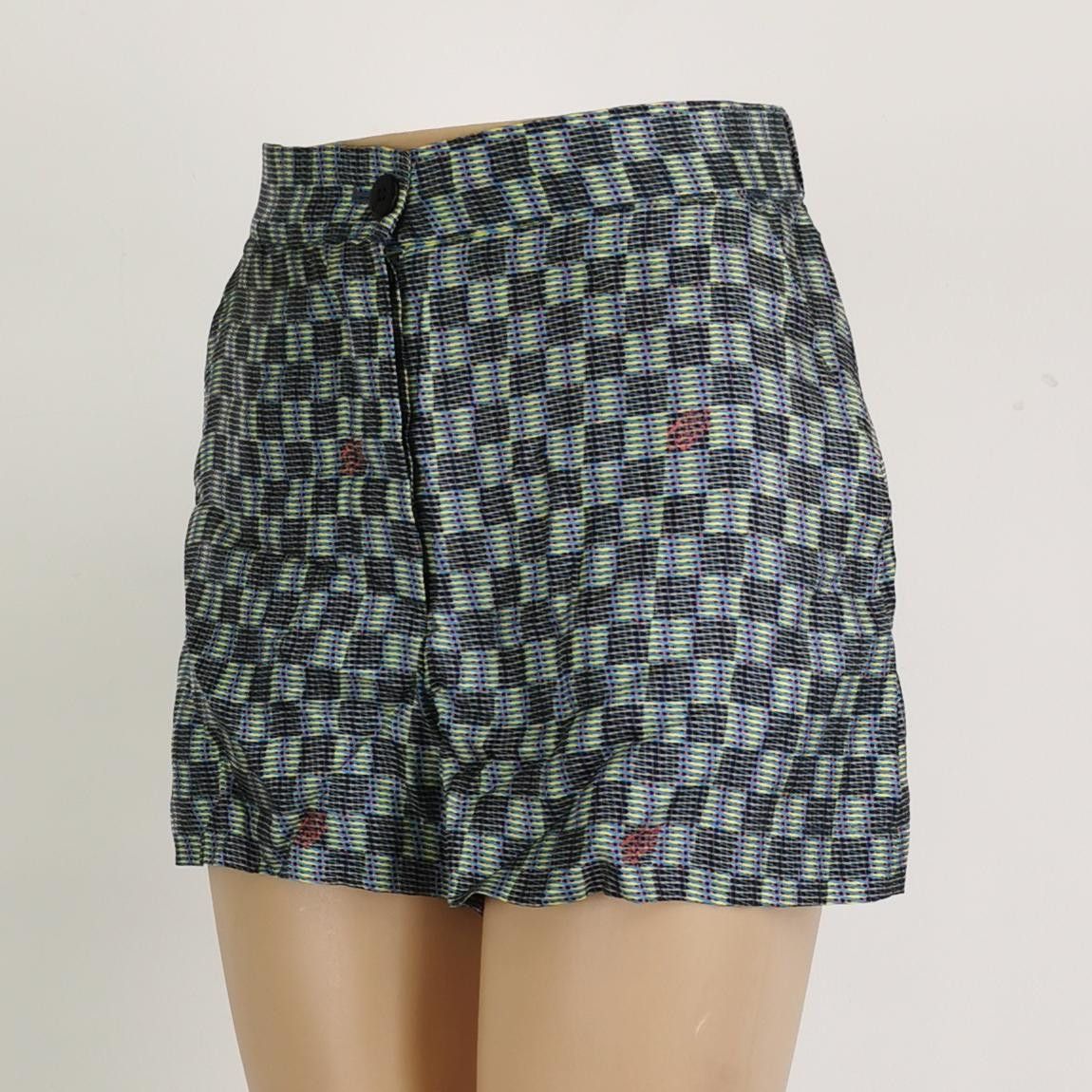 Louis Vuitton Louis Vuitton Checkered Silk Shorts FR 34 Size 25" / US 0 / IT 36 - 2 Thumbnail