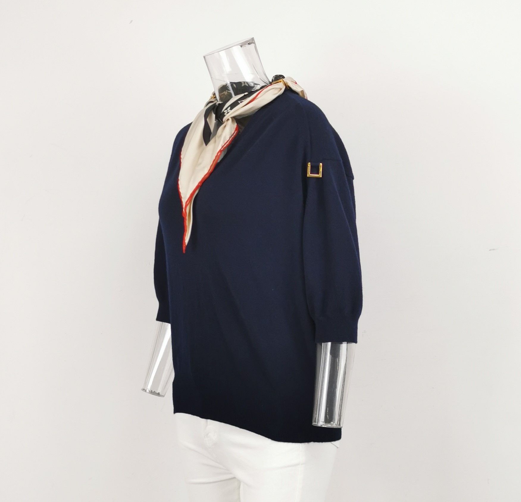 Louis Vuitton Louis Vuitton Cashmere Scarf Detail Sweater XS Size XS / US 0-2 / IT 36-38 - 2 Thumbnail