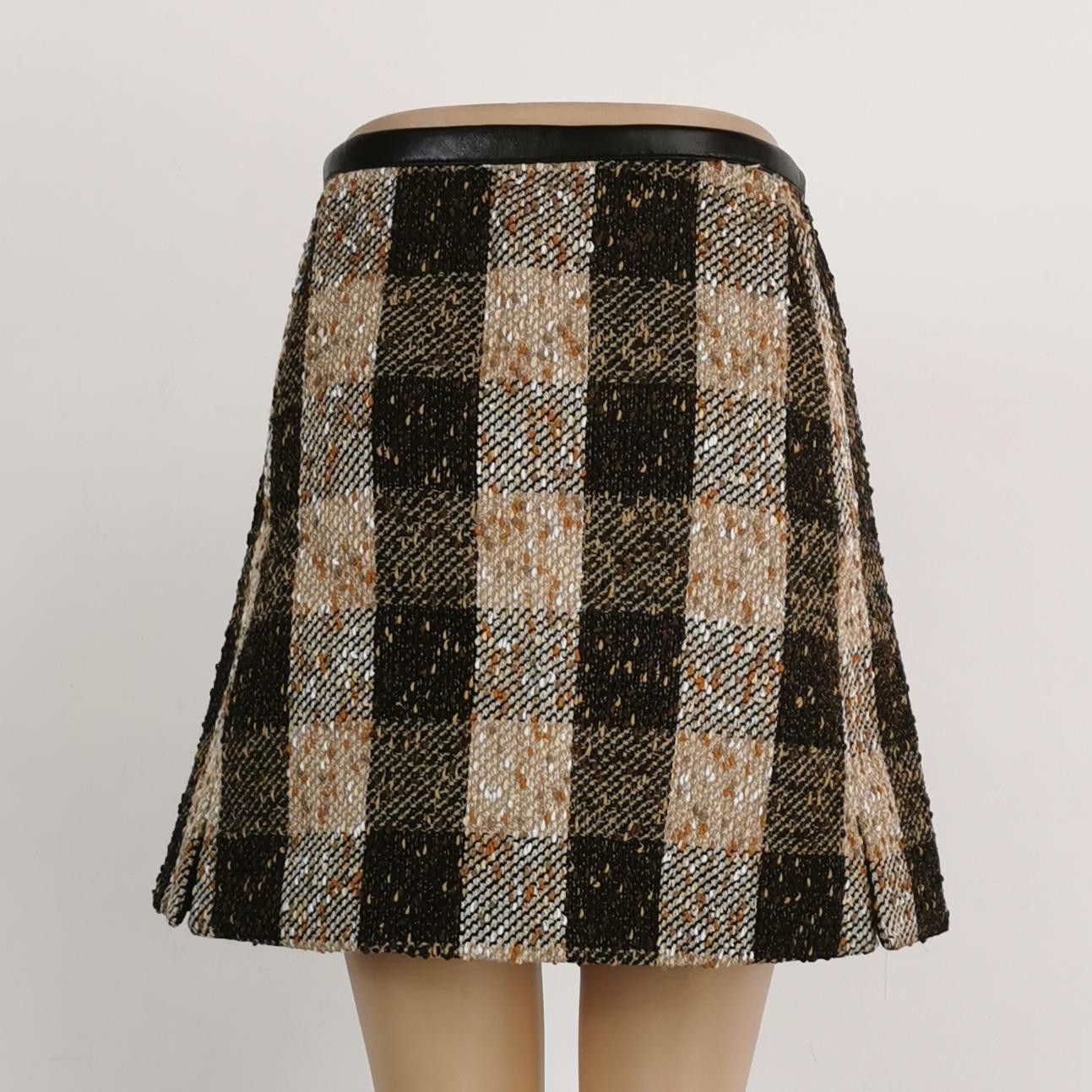 Louis Vuitton Louis Vuitton Plaid Tweed Mini Skirt FR 34 Size 25" / US 0 / IT 36 - 2 Thumbnail