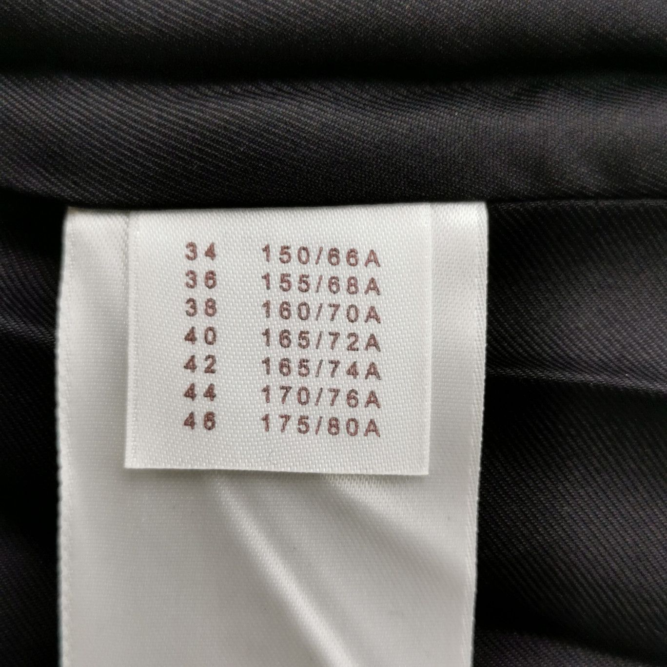 Louis Vuitton Louis Vuitton Bow Detail Skirt Size 40 Size 28" / US 6 / IT 42 - 7 Thumbnail