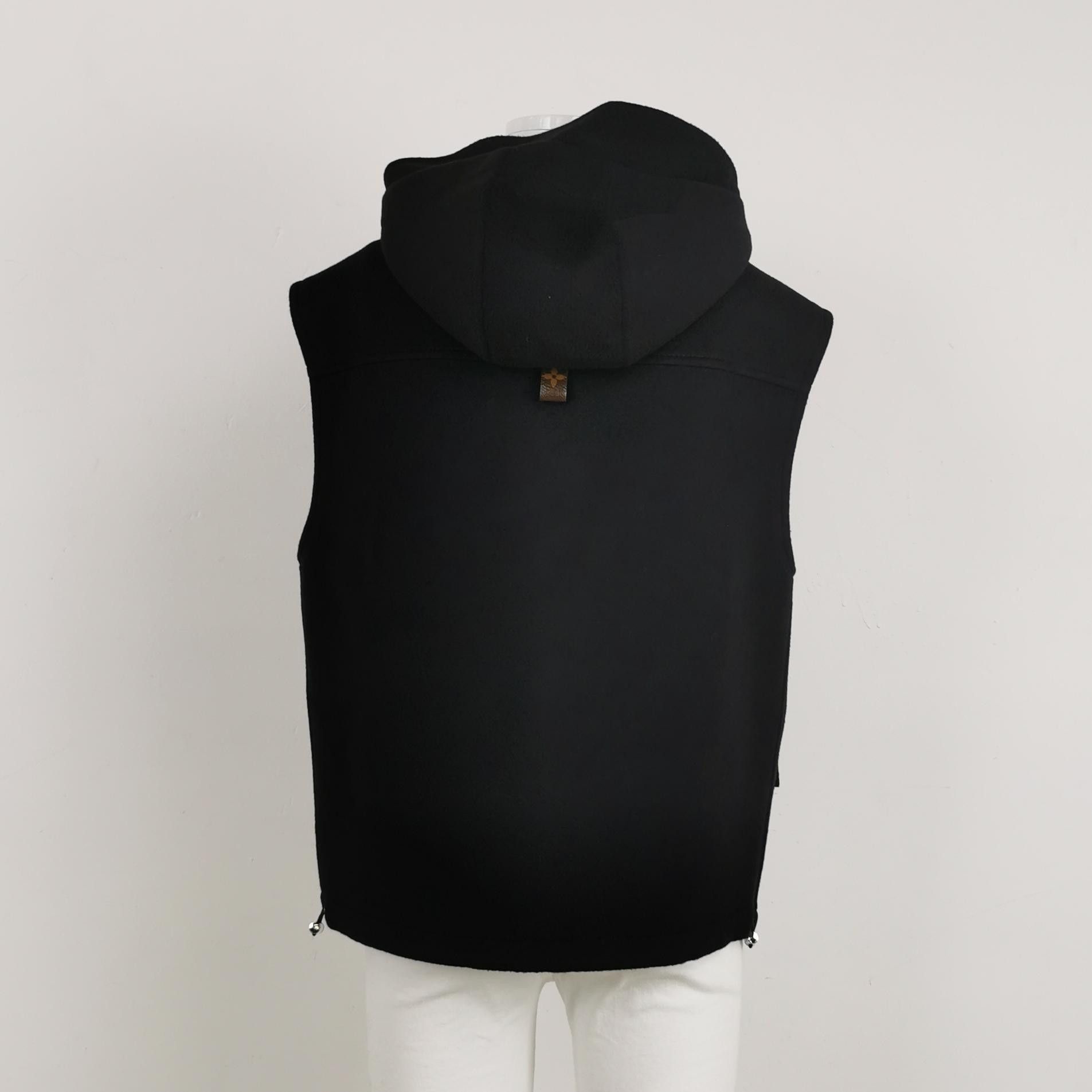 Louis Vuitton Louis Vuitton Monogram Hooded Vest Size 36 Size XS / US 0-2 / IT 36-38 - 2 Thumbnail