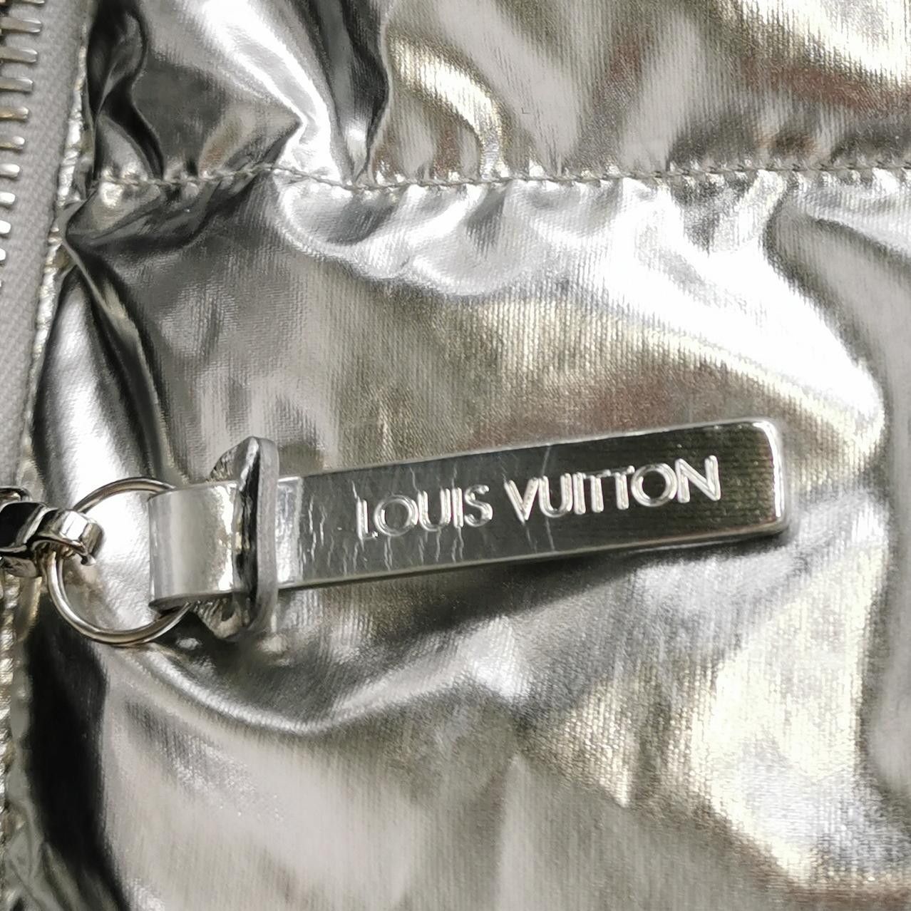 Louis Vuitton Louis Vuitton Metallic Silver Hooded Puffer Coat Size 36 Size XS / US 0-2 / IT 36-38 - 3 Thumbnail