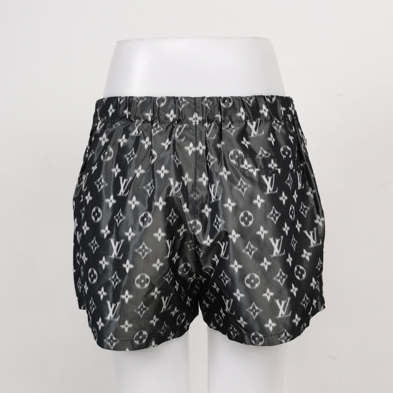 Louis Vuitton Louis Vuitton Monogram Silk Blend Shorts Size 38 Size 27" / US 4 / IT 40 - 2 Thumbnail