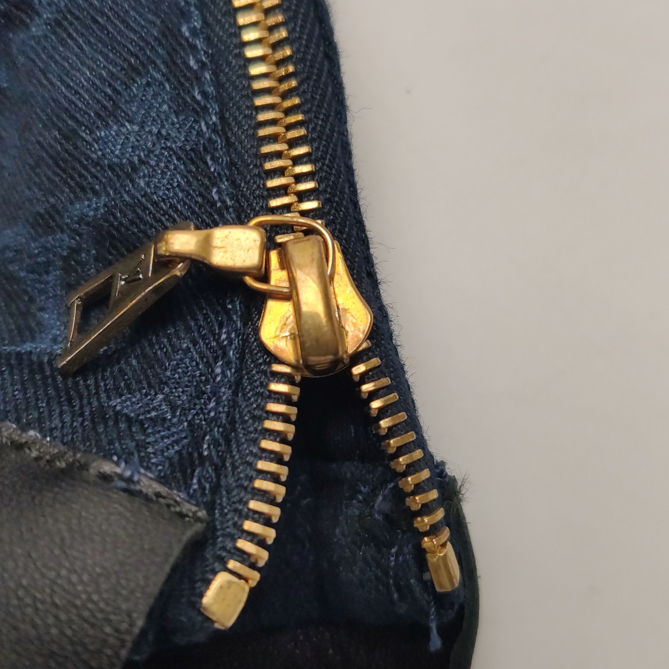 Louis Vuitton Louis Vuitton Monogram Denim Pants Size 36 Size 26" / US 2 / IT 38 - 10 Thumbnail