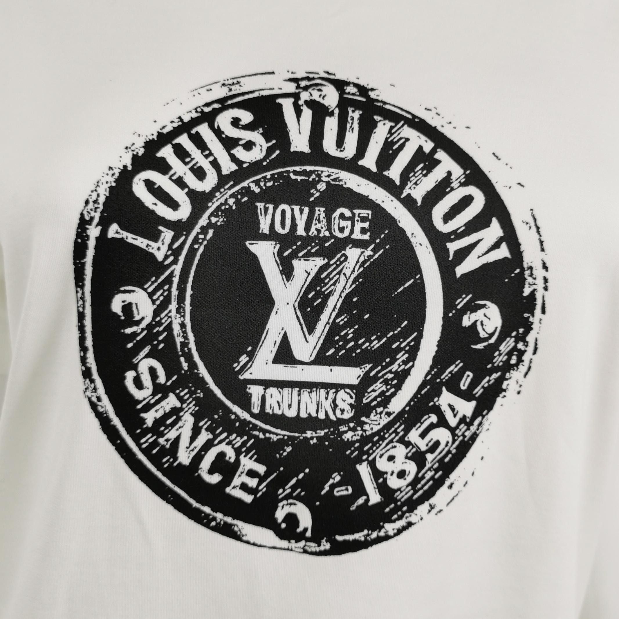 Louis Vuitton Louis Vuitton Logo Print T-Shirt Size S Size US S / EU 44-46 / 1 - 3 Thumbnail