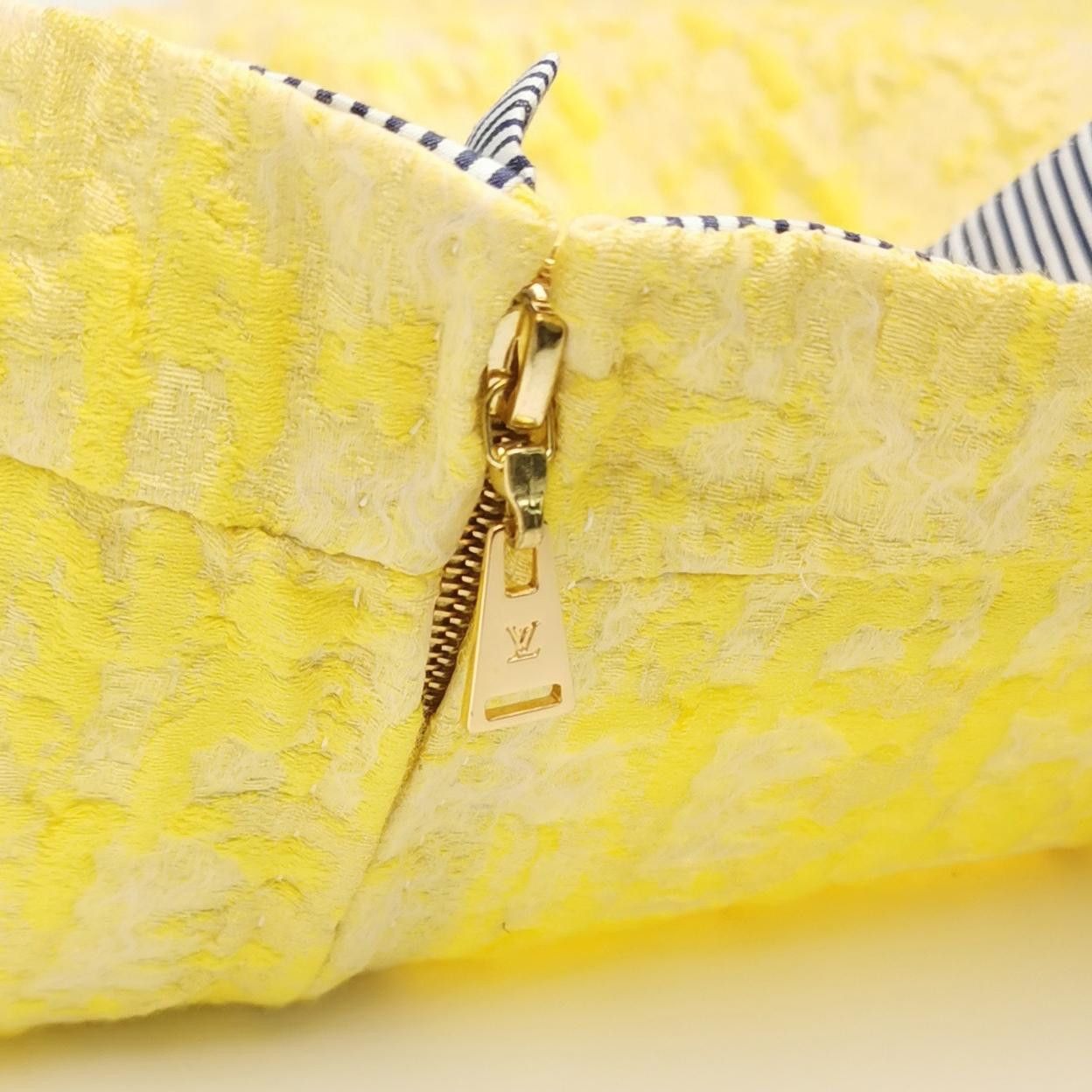 Louis Vuitton Louis Vuitton Yellow Textured Mini Skirt Size 36 Size 26" / US 2 / IT 38 - 3 Thumbnail
