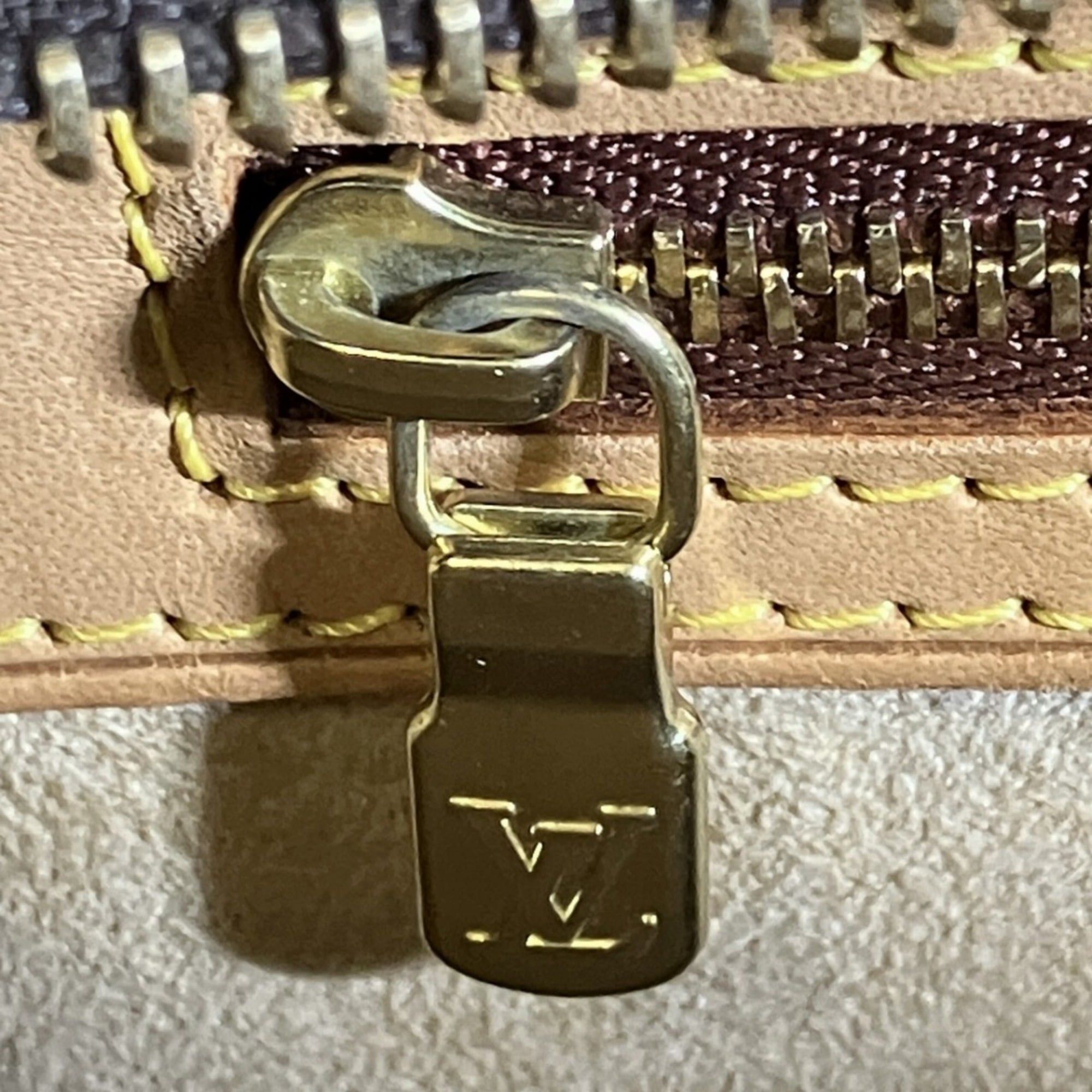 Louis Vuitton Louis Vuitton Luco Tote Bag, Monogram Leather, M51155 Size ONE SIZE - 9 Thumbnail