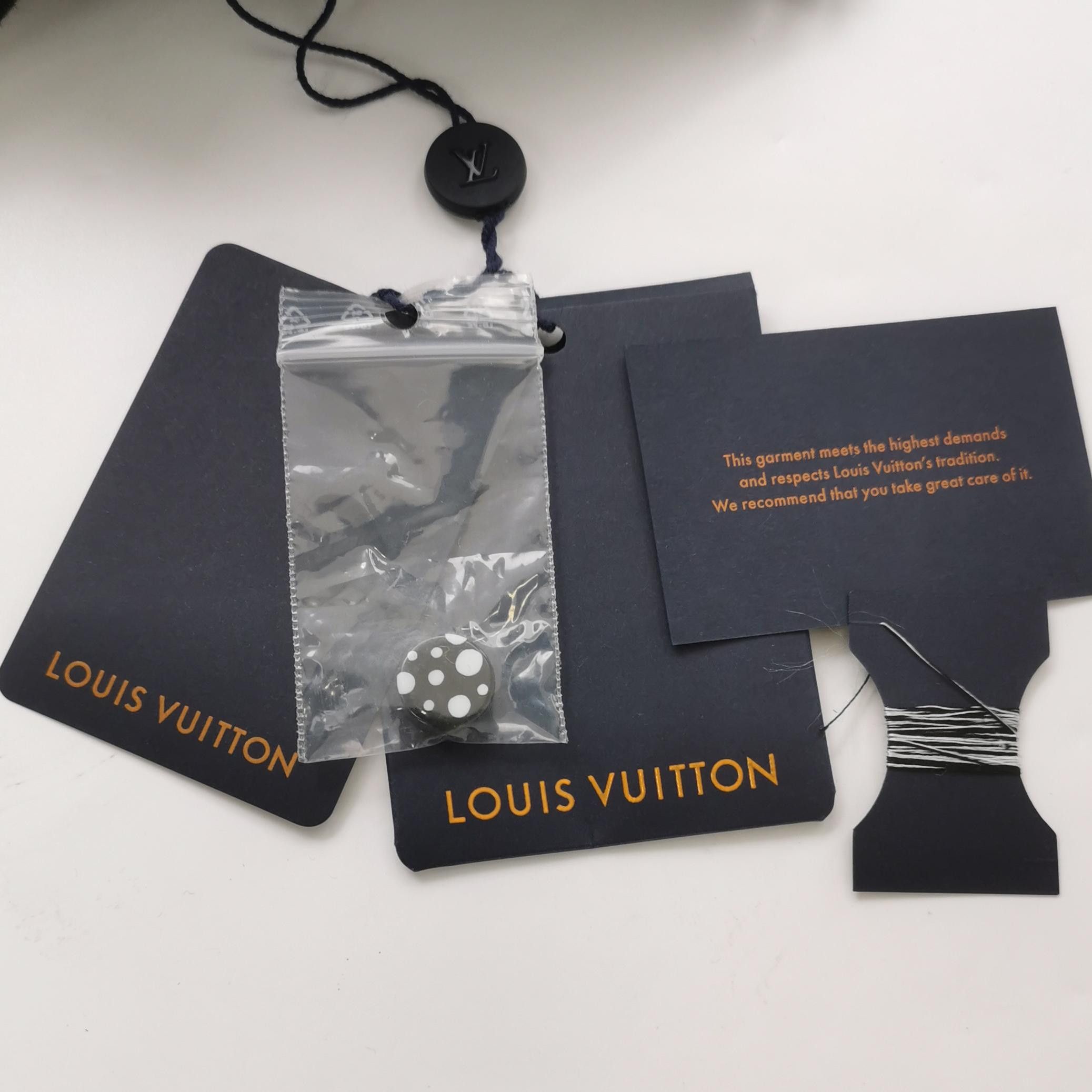 Louis Vuitton Louis Vuitton x Yayoi Kusama Polka Dot Sweater Size M Size M / US 6-8 / IT 42-44 - 4 Thumbnail