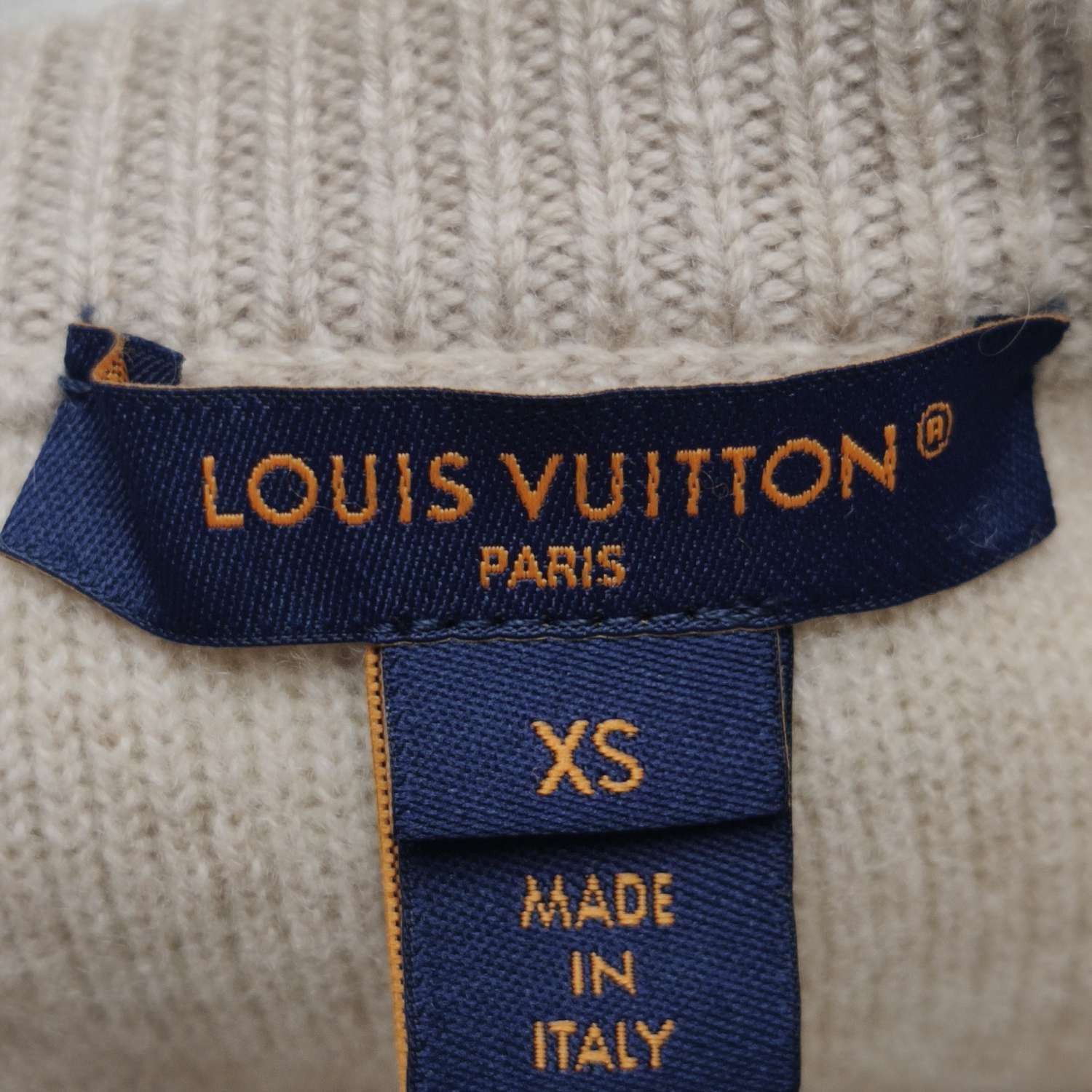 Louis Vuitton Louis Vuitton Wool Blend Leather Patch Sweater XS Size XS / US 0-2 / IT 36-38 - 4 Thumbnail