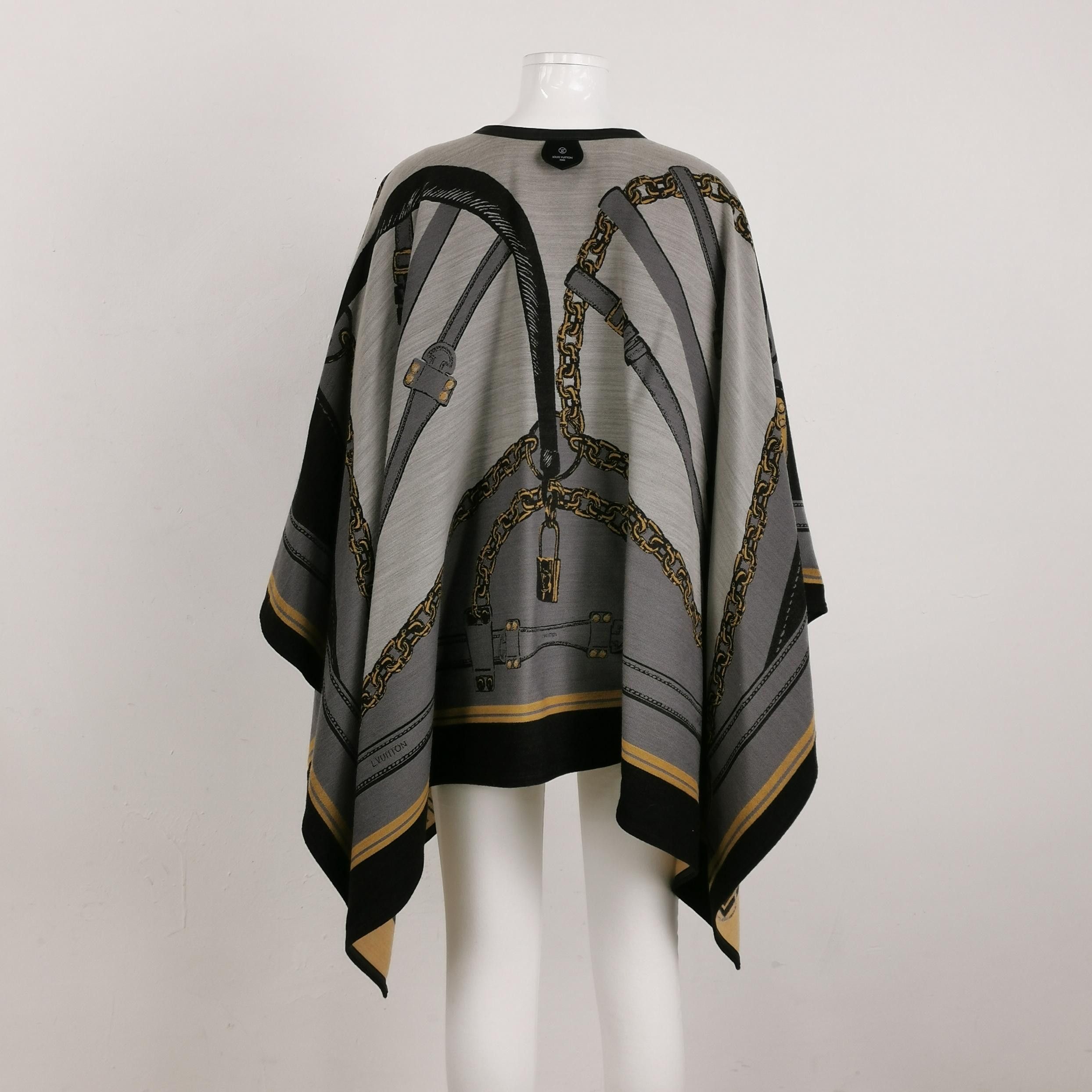 Louis Vuitton Louis Vuitton Chain Print Wool Silk Cape One Size Size US M / EU 48-50 / 2 - 2 Thumbnail