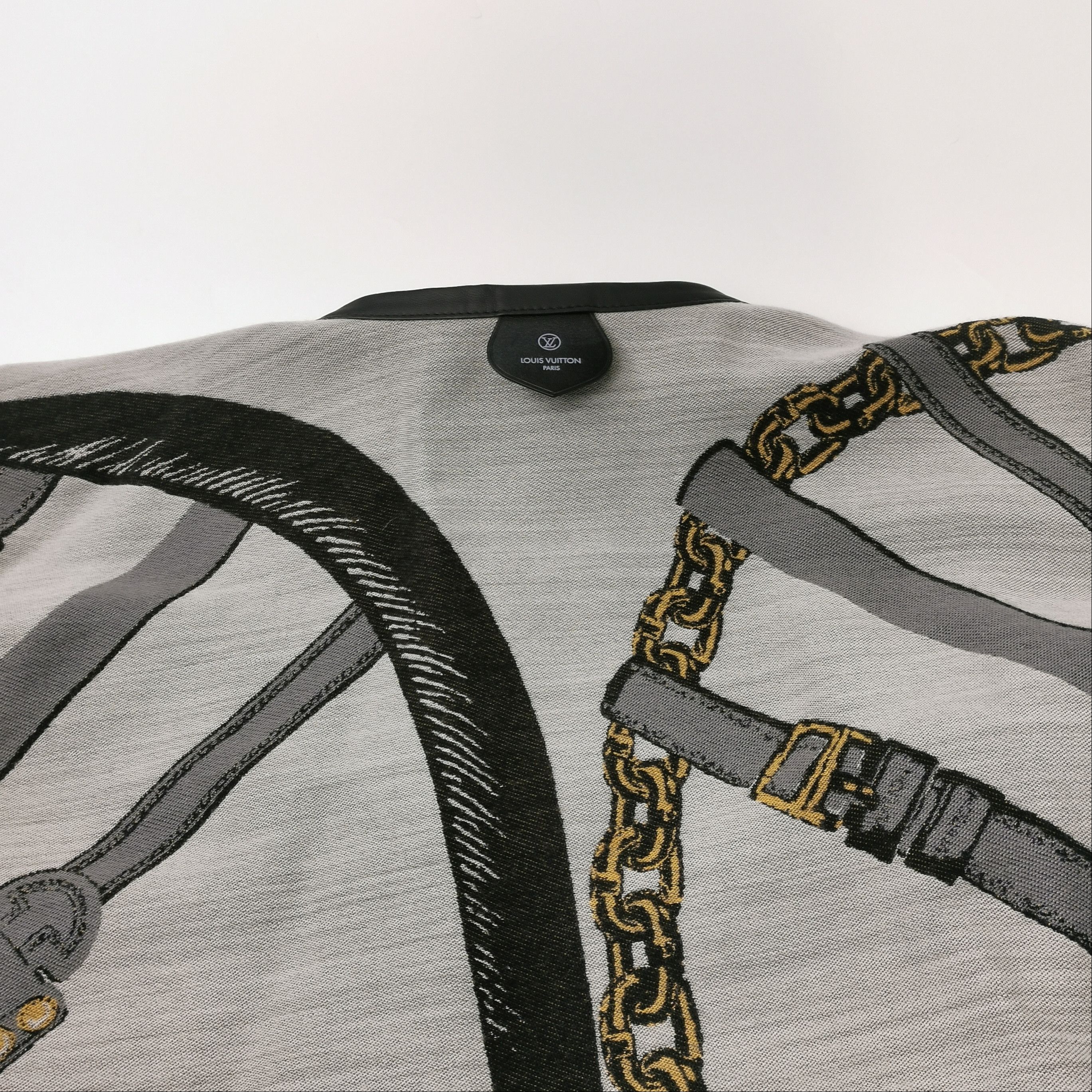 Louis Vuitton Louis Vuitton Chain Print Wool Silk Cape One Size Size US M / EU 48-50 / 2 - 3 Thumbnail