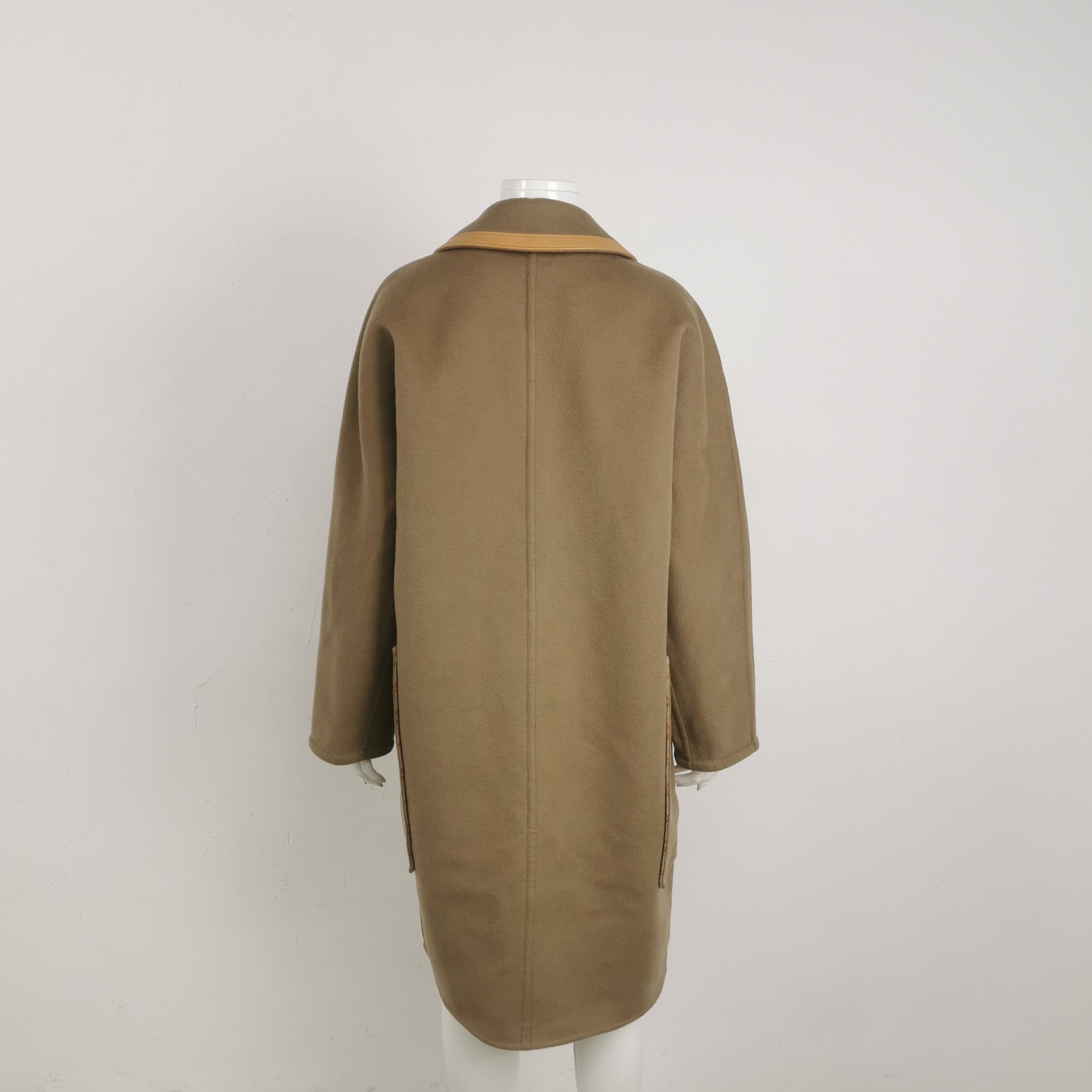 Louis Vuitton Louis Vuitton Monogram Reversible Wool Coat Size 36 Size XS / US 0-2 / IT 36-38 - 2 Thumbnail