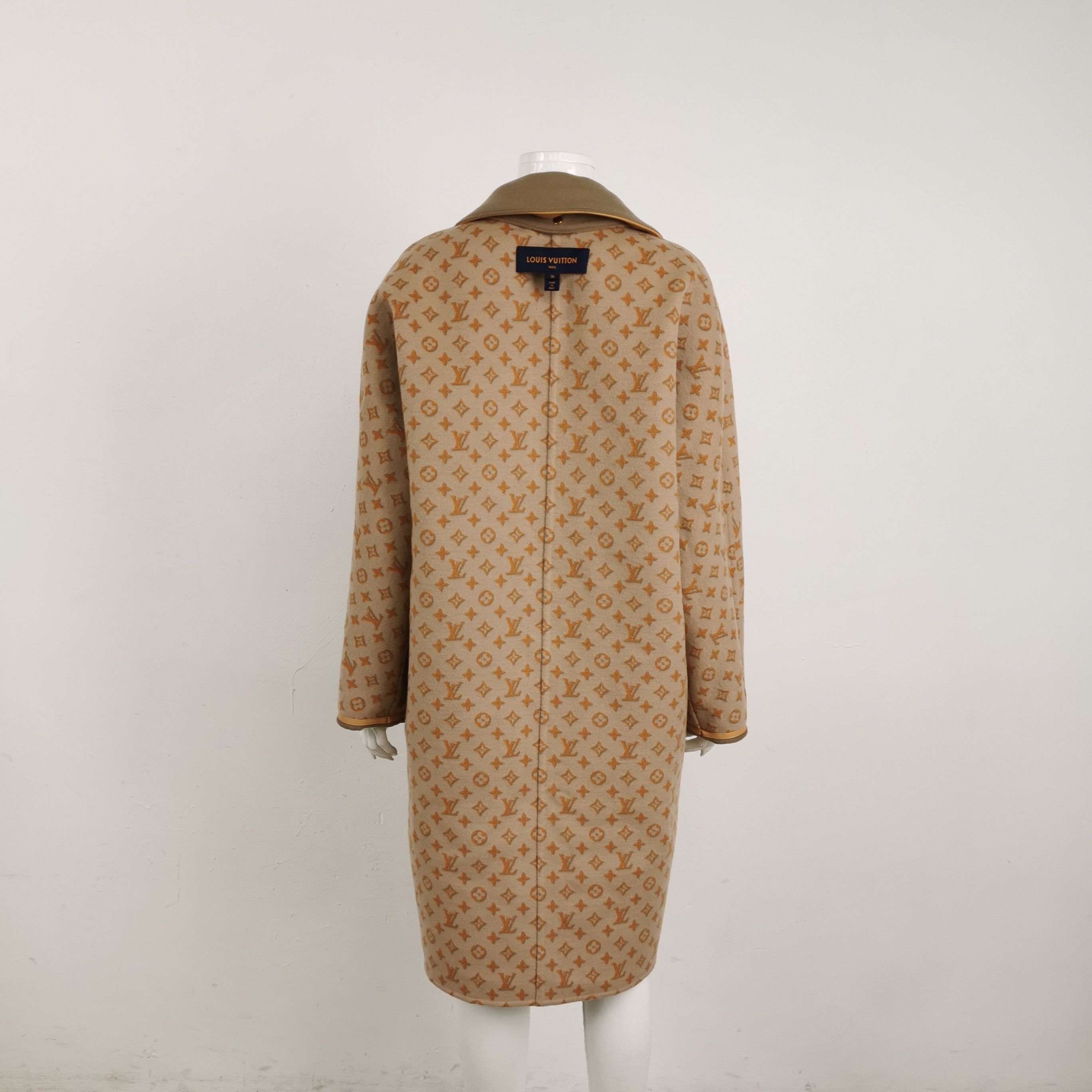 Louis Vuitton Louis Vuitton Monogram Reversible Wool Coat Size 36 Size XS / US 0-2 / IT 36-38 - 4 Thumbnail