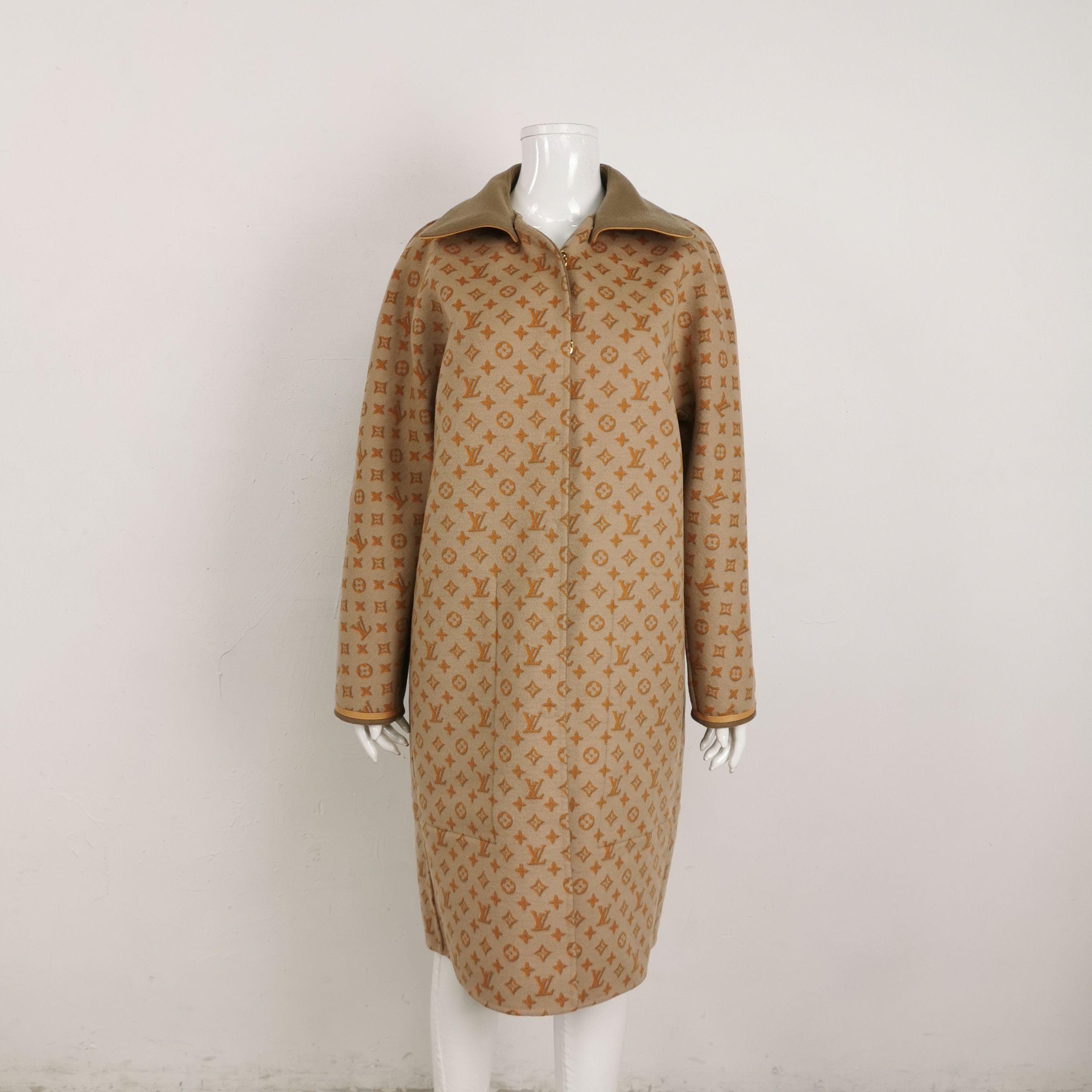 Louis Vuitton Louis Vuitton Monogram Reversible Wool Coat Size 36 Size XS / US 0-2 / IT 36-38 - 3 Thumbnail