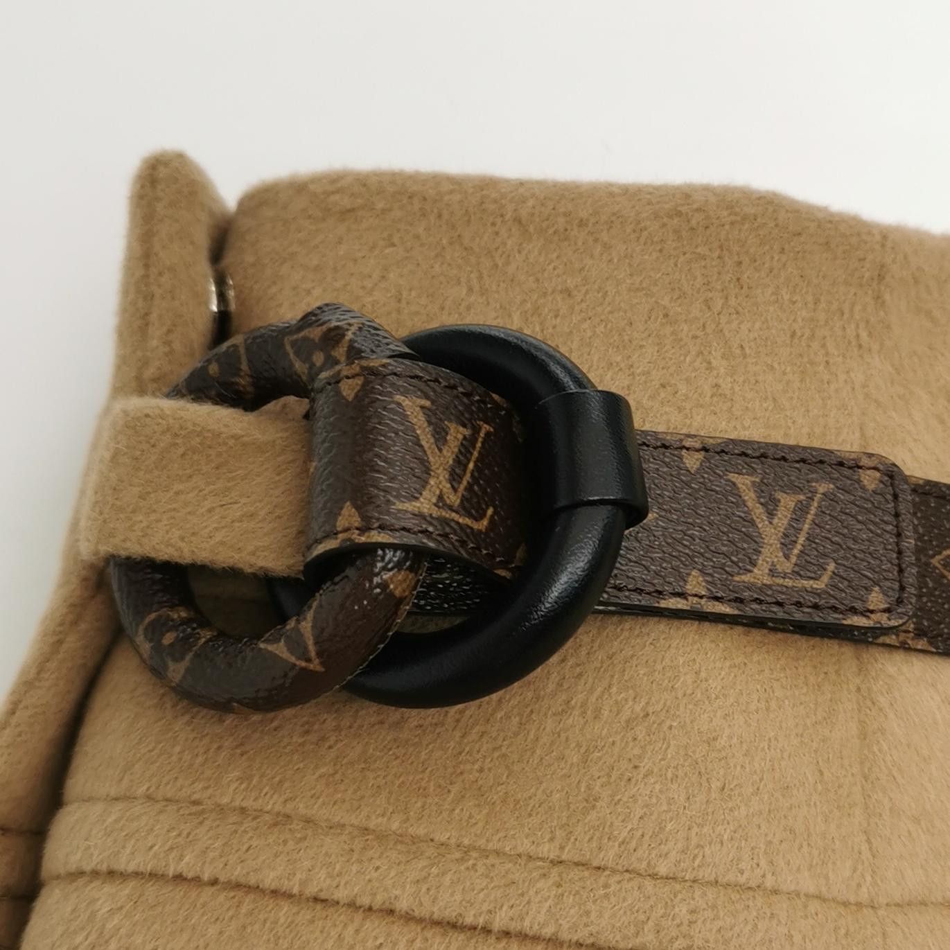 Louis Vuitton Louis Vuitton Wool Angora Mini Skirt Size 38 Size 27" / US 4 / IT 40 - 3 Thumbnail