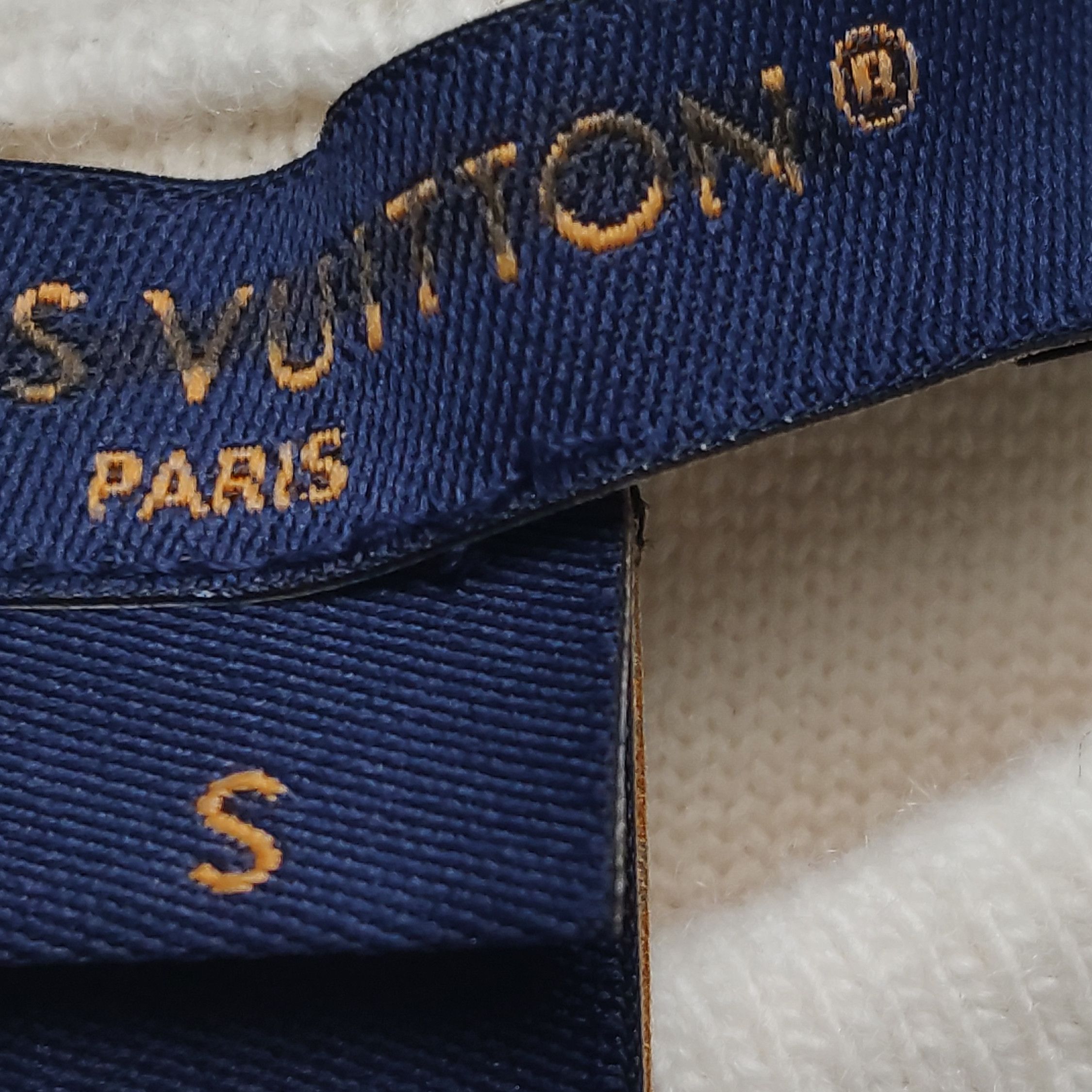 Louis Vuitton Louis Vuitton Logo Textured Sweater Size S Size S / US 4 / IT 40 - 11 Thumbnail