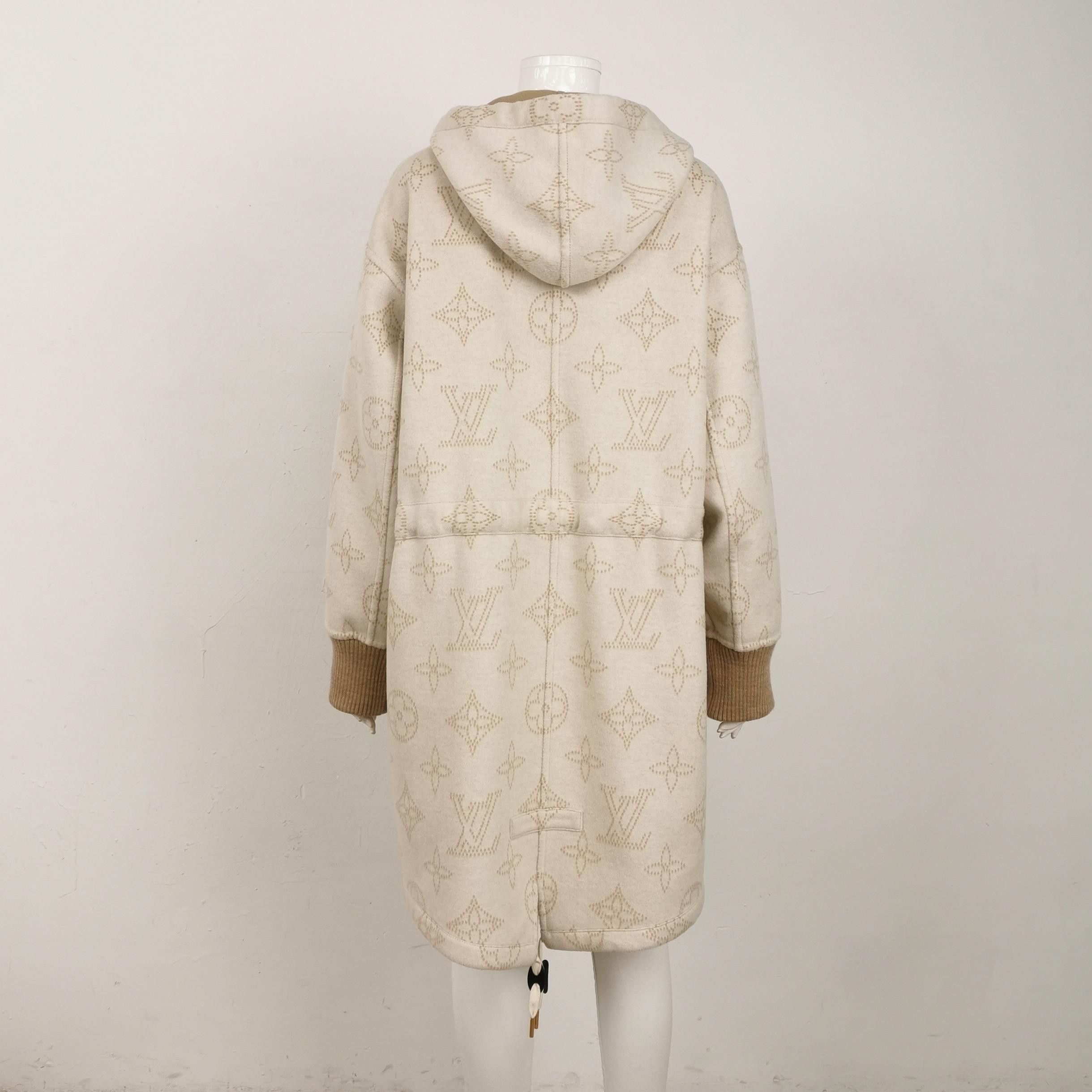 Louis Vuitton Louis Vuitton Reversible Monogram Coat Size 40 Size M / US 6-8 / IT 42-44 - 4 Thumbnail
