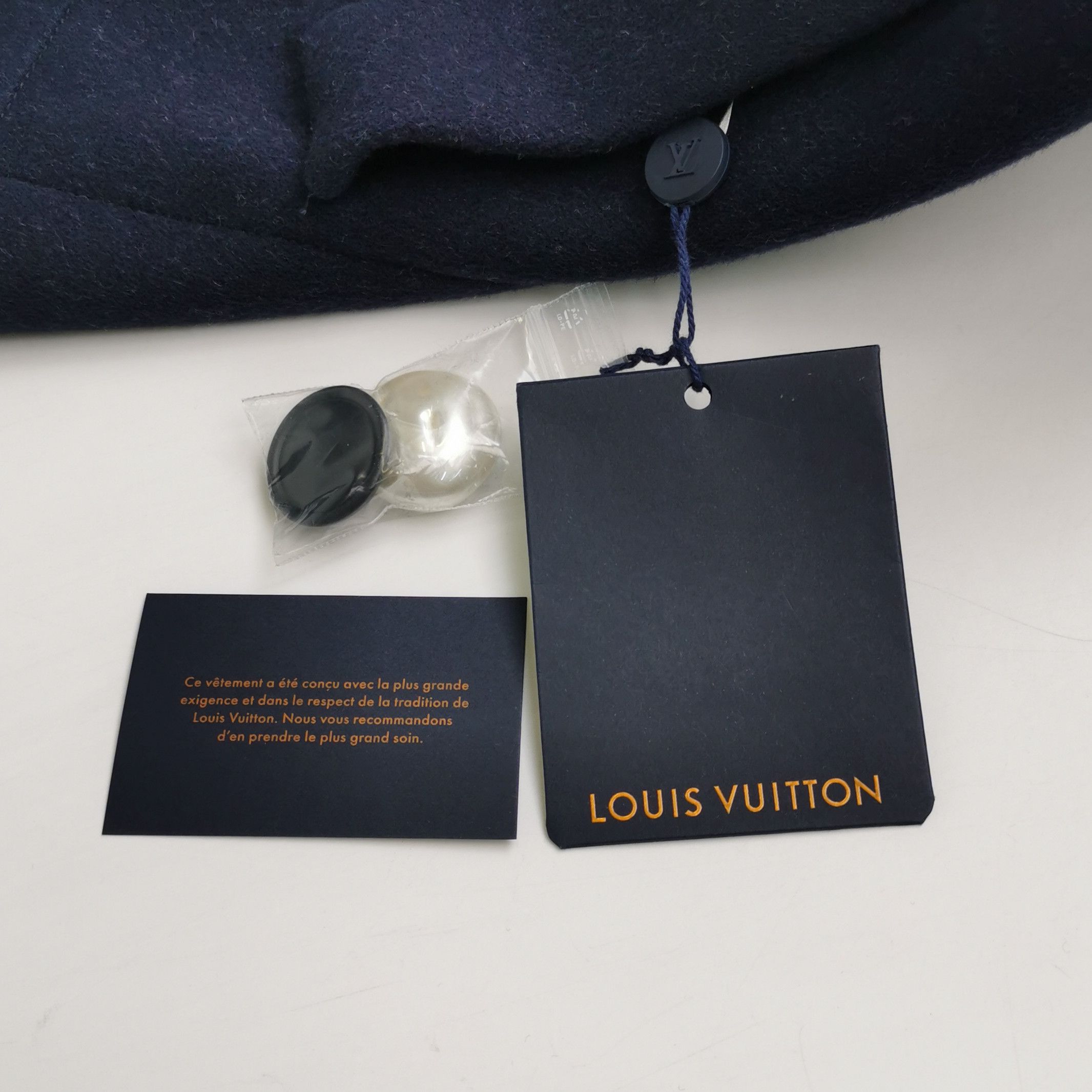Louis Vuitton Louis Vuitton Floral Reversible Coat FR 36 Size XS / US 0-2 / IT 36-38 - 6 Thumbnail