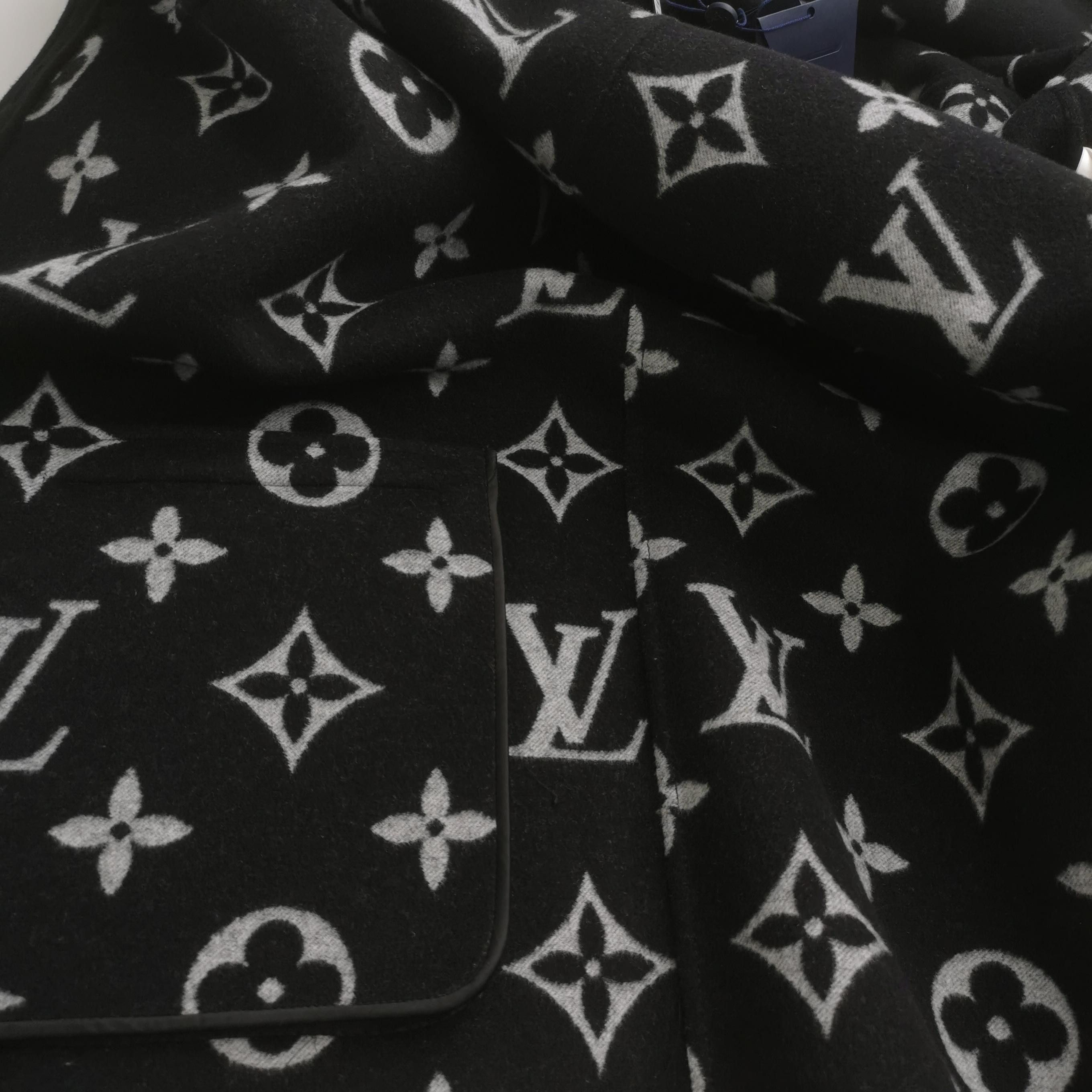 Louis Vuitton Louis Vuitton Monogram Wool Coat Size FR 42 Size M / US 6-8 / IT 42-44 - 4 Thumbnail