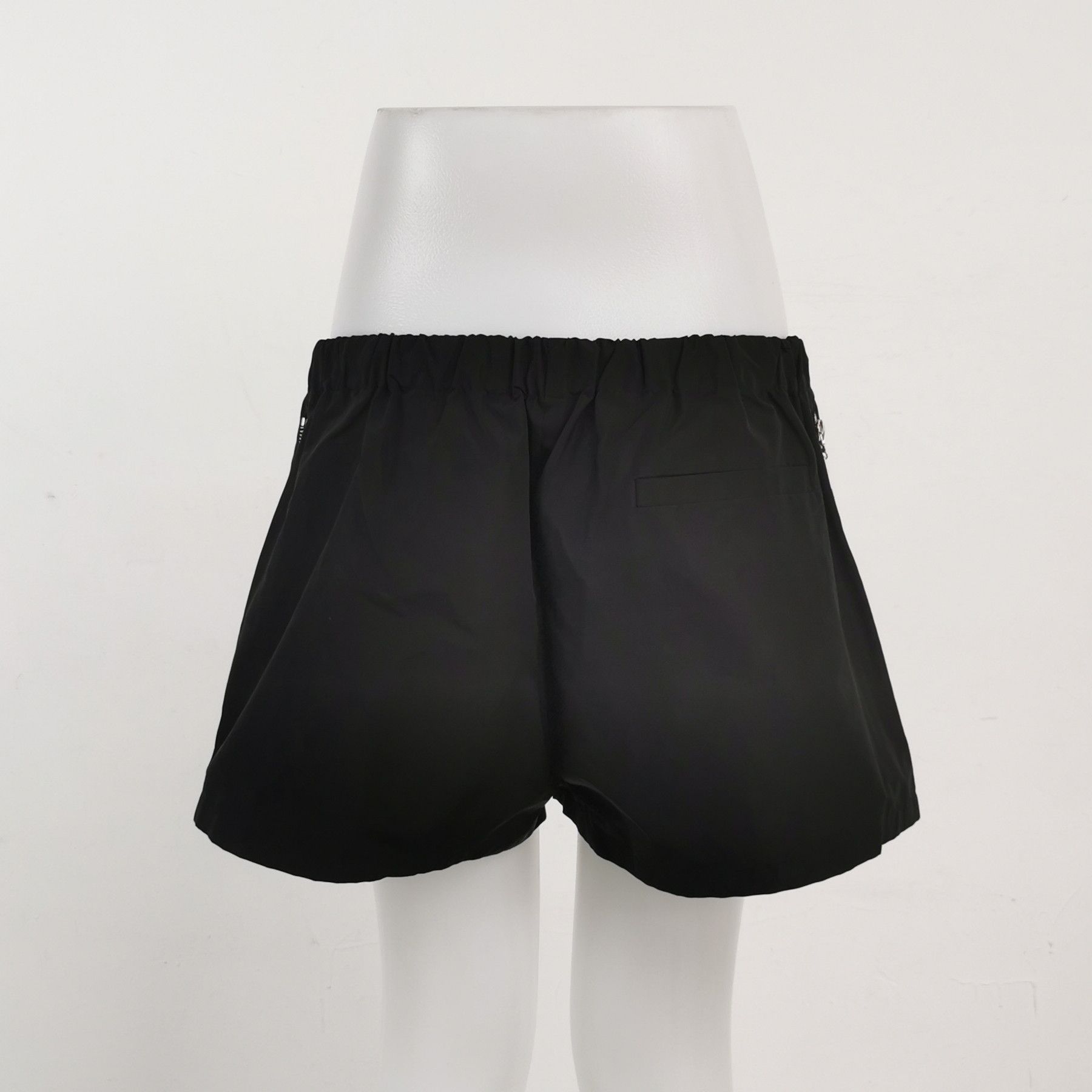 Louis Vuitton Louis Vuitton Striped Logo Shorts Size 40 Size 28" / US 6 / IT 42 - 2 Thumbnail