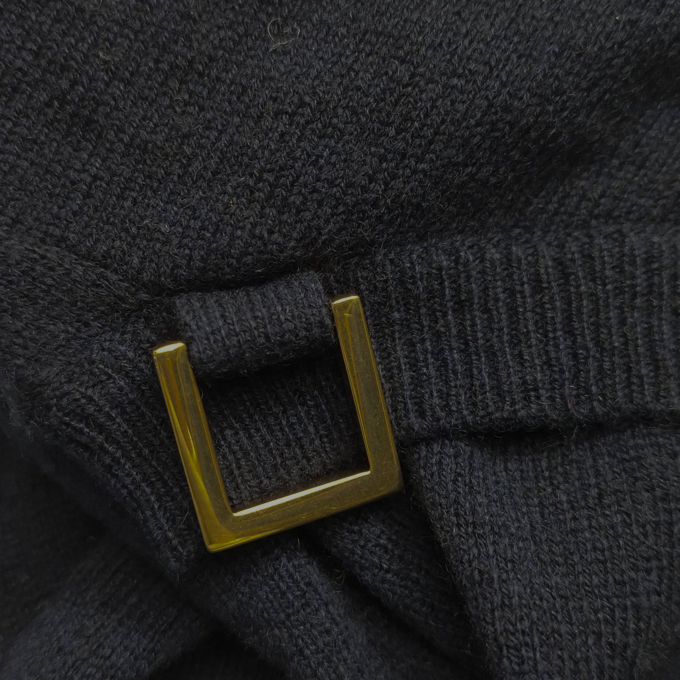 Louis Vuitton Louis Vuitton Cashmere V-Neck Sweater Size XS Size XS / US 0-2 / IT 36-38 - 11 Thumbnail