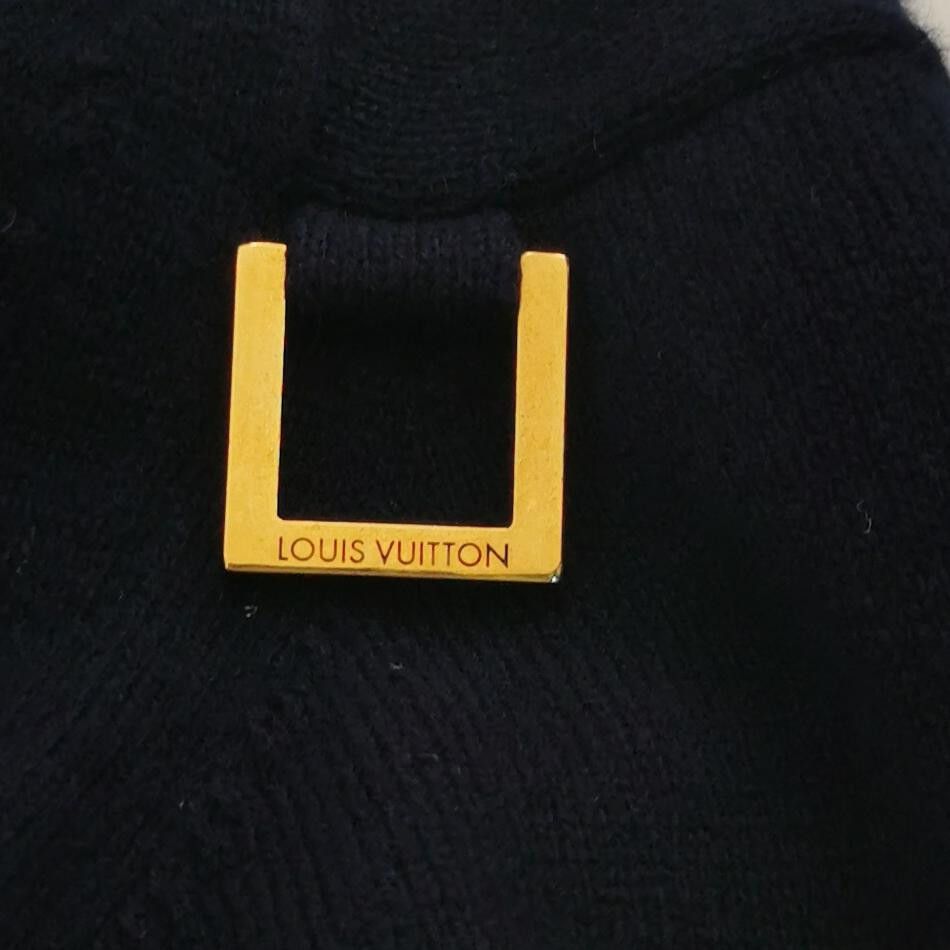 Louis Vuitton Louis Vuitton Cashmere V-Neck Sweater Size XS Size XS / US 0-2 / IT 36-38 - 3 Thumbnail
