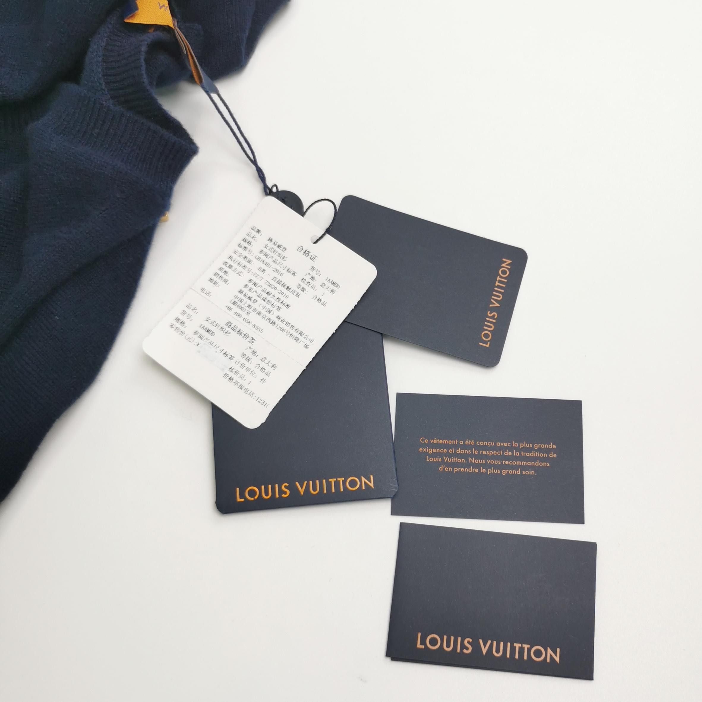Louis Vuitton Louis Vuitton Cashmere V-Neck Sweater Size XS Size XS / US 0-2 / IT 36-38 - 4 Thumbnail