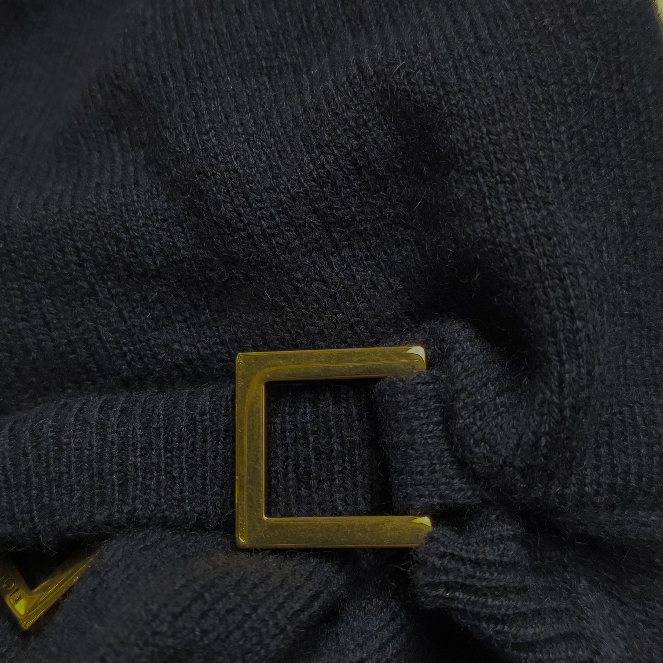 Louis Vuitton Louis Vuitton Cashmere V-Neck Sweater Size XS Size XS / US 0-2 / IT 36-38 - 10 Thumbnail