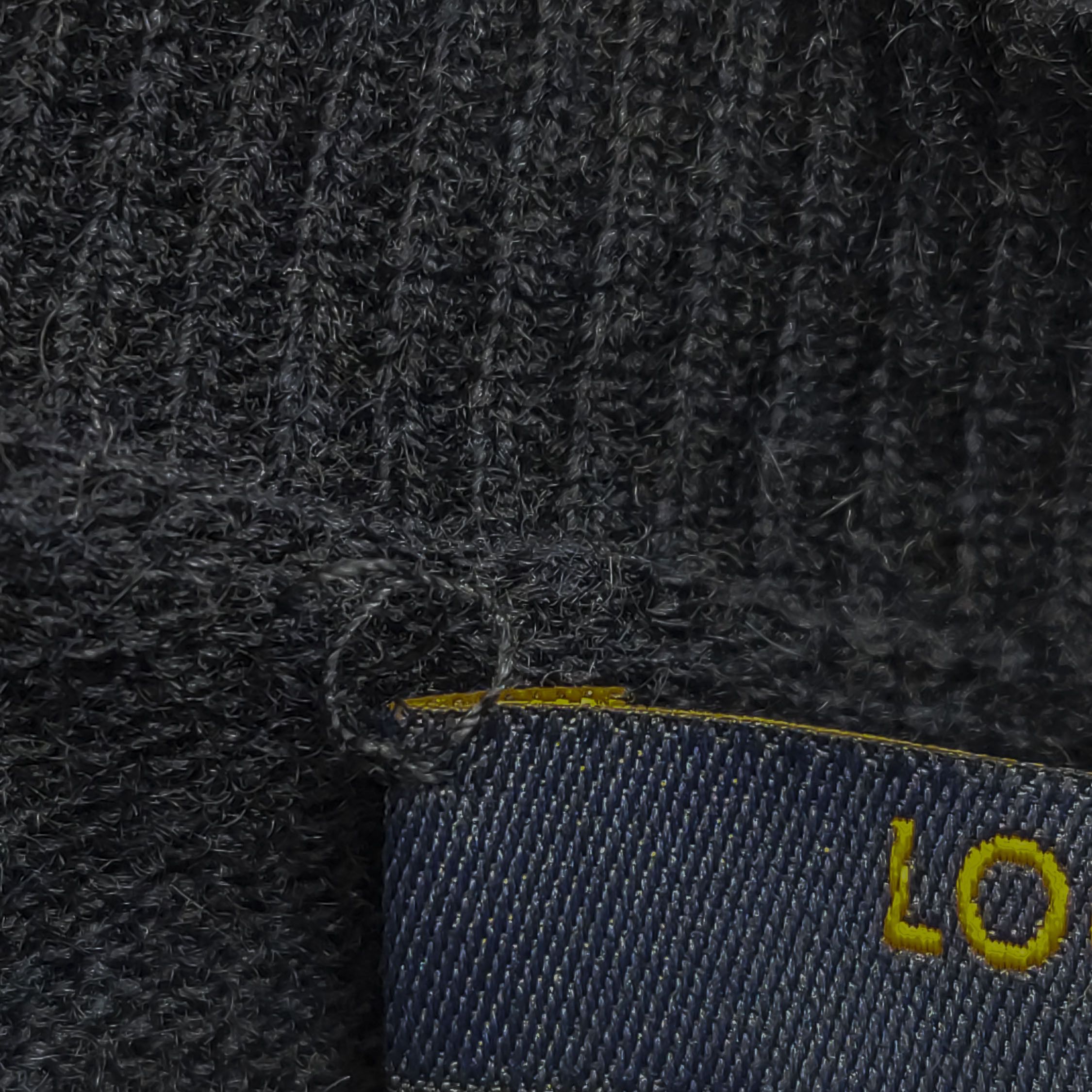 Louis Vuitton Louis Vuitton Cashmere V-Neck Sweater Size XS Size XS / US 0-2 / IT 36-38 - 12 Thumbnail