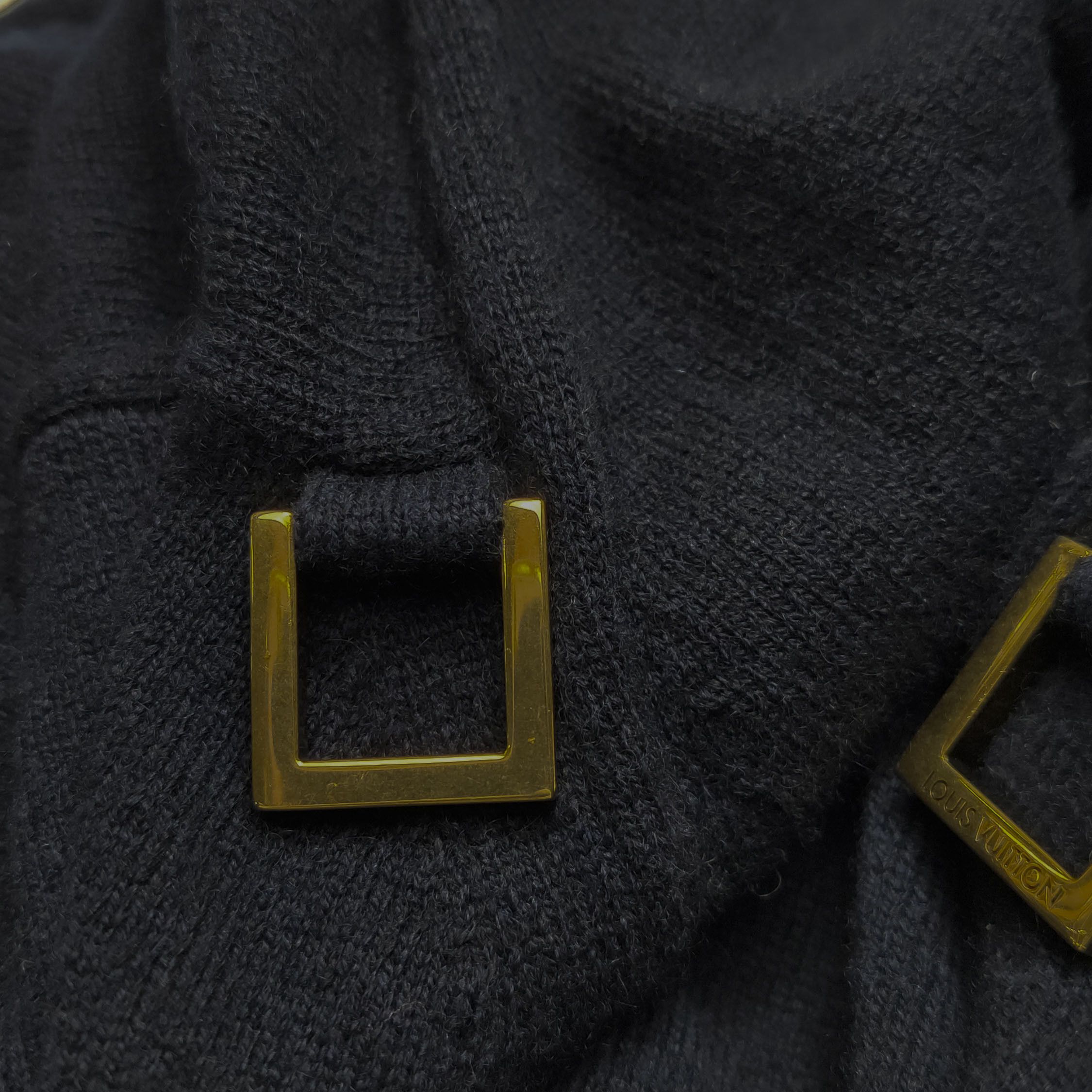 Louis Vuitton Louis Vuitton Cashmere V-Neck Sweater Size XS Size XS / US 0-2 / IT 36-38 - 9 Thumbnail