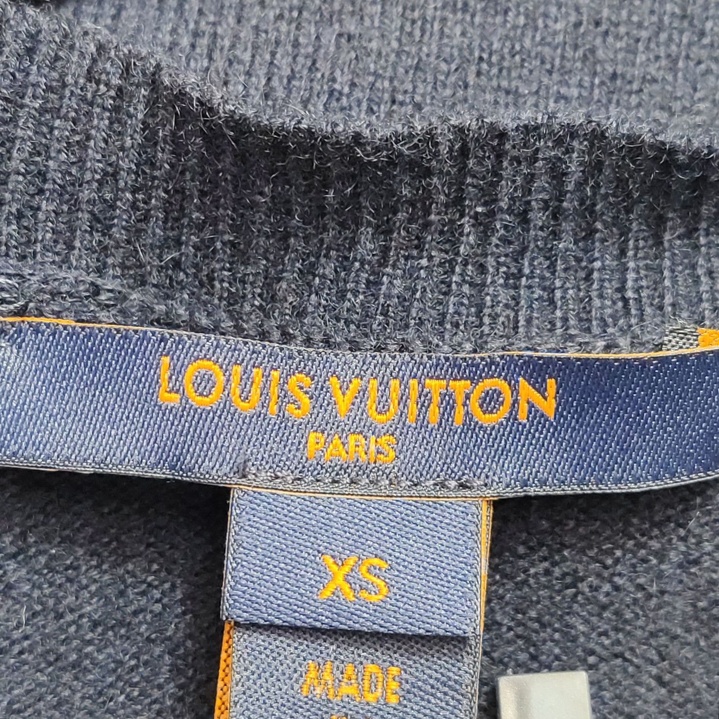 Louis Vuitton Louis Vuitton Cashmere V-Neck Sweater Size XS Size XS / US 0-2 / IT 36-38 - 5 Thumbnail