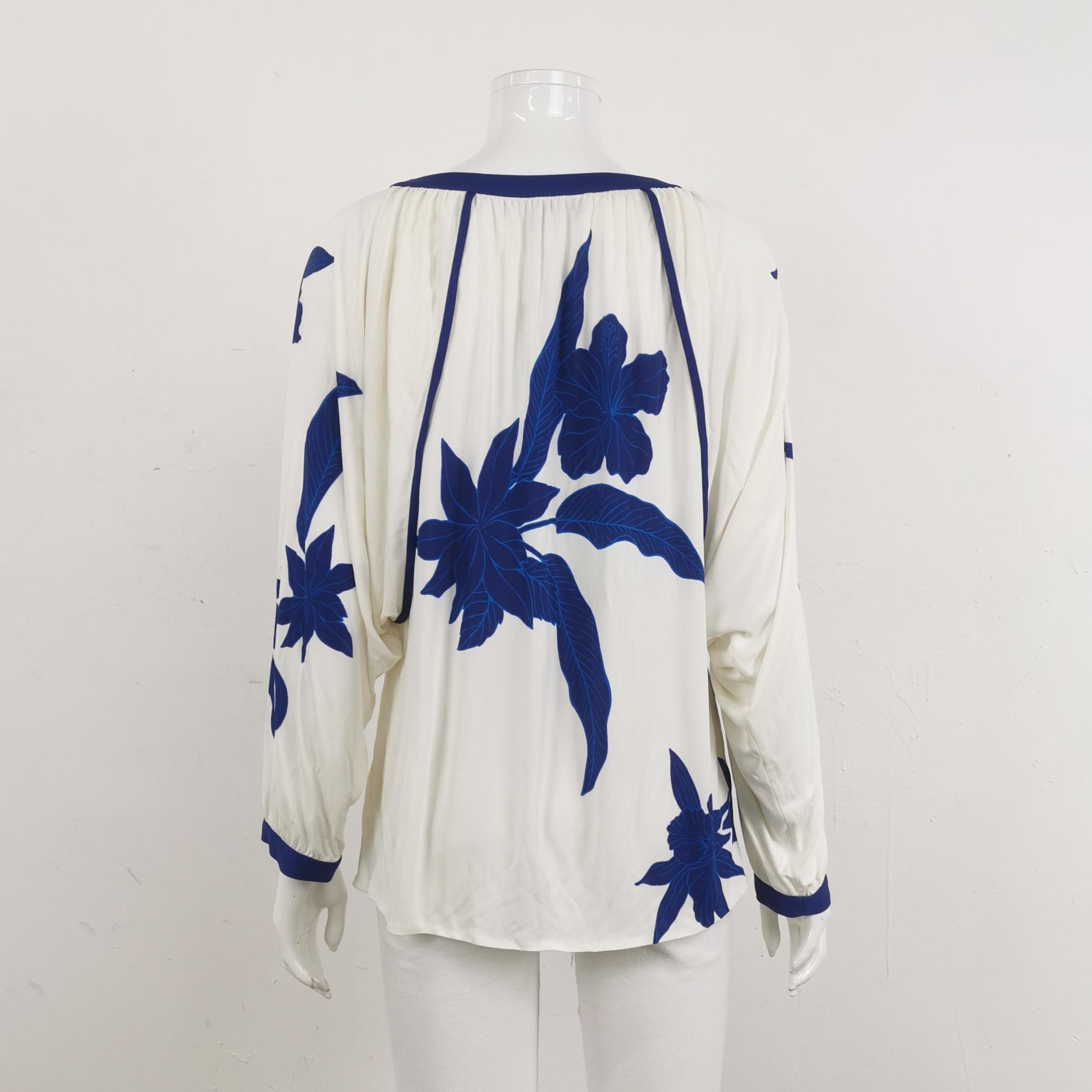 Loro Piana Loro Piana Floral Silk Blend Blouse Size 42 Size M / US 6-8 / IT 42-44 - 2 Thumbnail