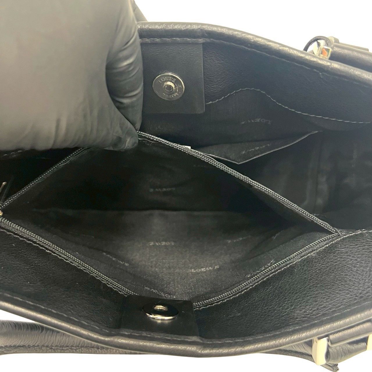 Loewe Loewe Loewe Leather Handbag Leather Tote Bag DUTY FREE for USA Size ONE SIZE - 11 Thumbnail