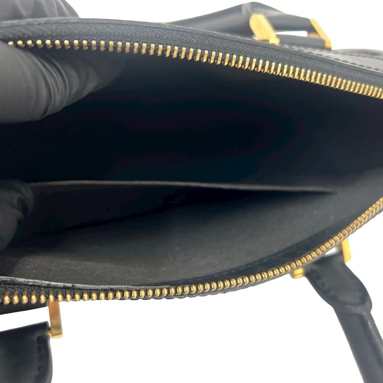 Louis Vuitton Louis Vuitton Louis Vuitton Danube Epi 2way bag Leather Shoulder Bag DUTY FREE for USA Size ONE SIZE - 11 Thumbnail