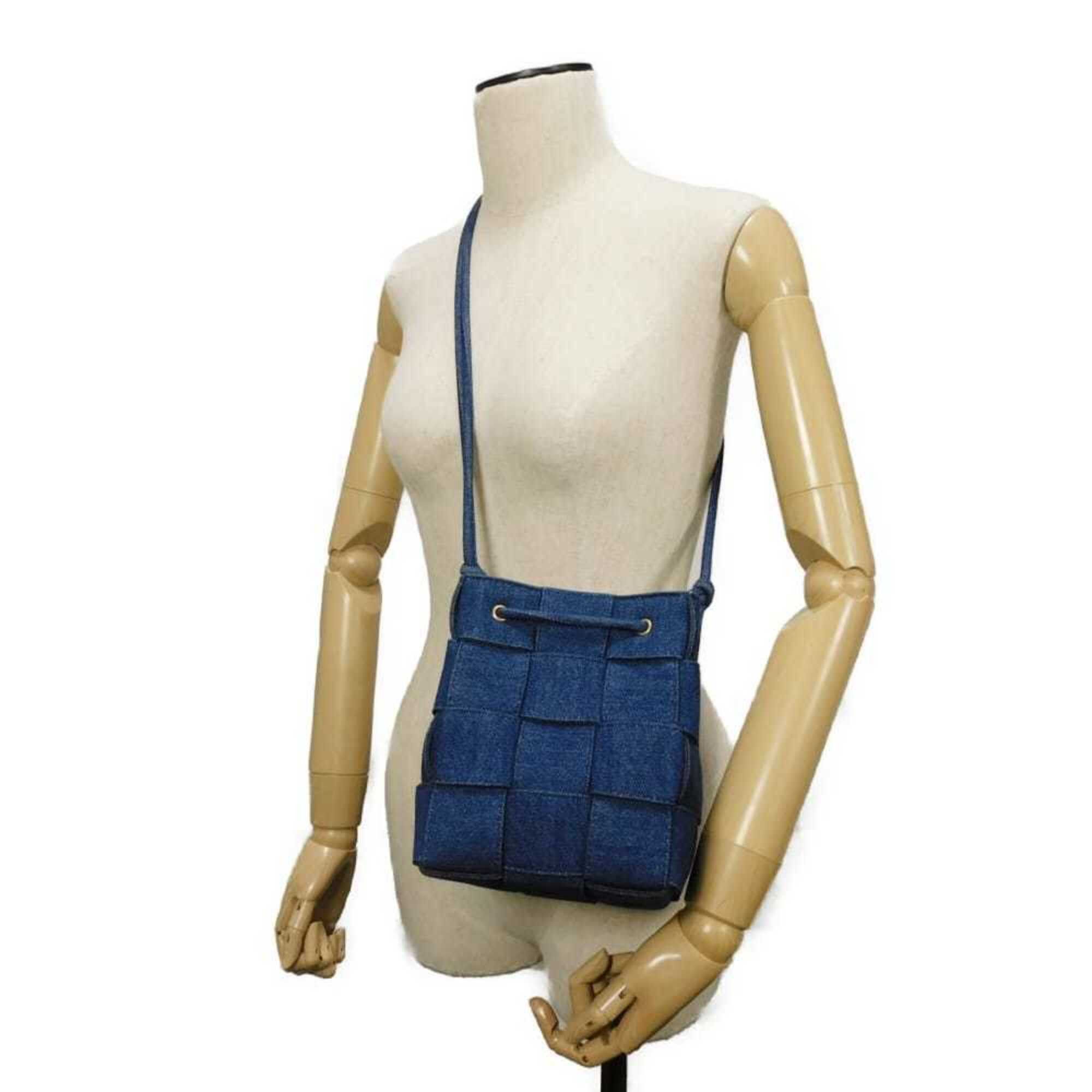 Bottega Veneta Bottega Veneta Cassette Small Bucket Bag, Blue, RFID-protected, Maxi, Intrecciato Denim, 743789 V2ZB1 4019, Men's & Women's. Size ONE SIZE - 4 Thumbnail