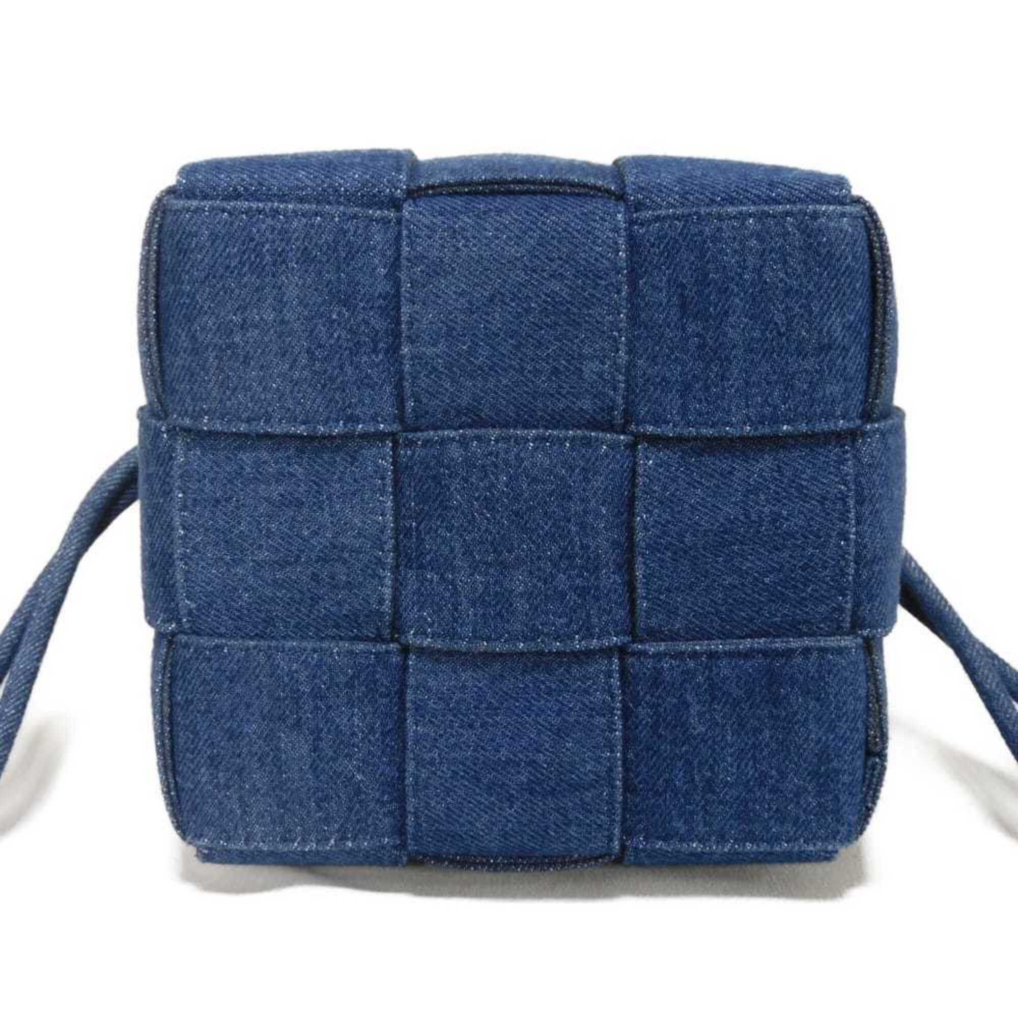 Bottega Veneta Bottega Veneta Cassette Small Bucket Bag, Blue, RFID-protected, Maxi, Intrecciato Denim, 743789 V2ZB1 4019, Men's & Women's. Size ONE SIZE - 15 Thumbnail