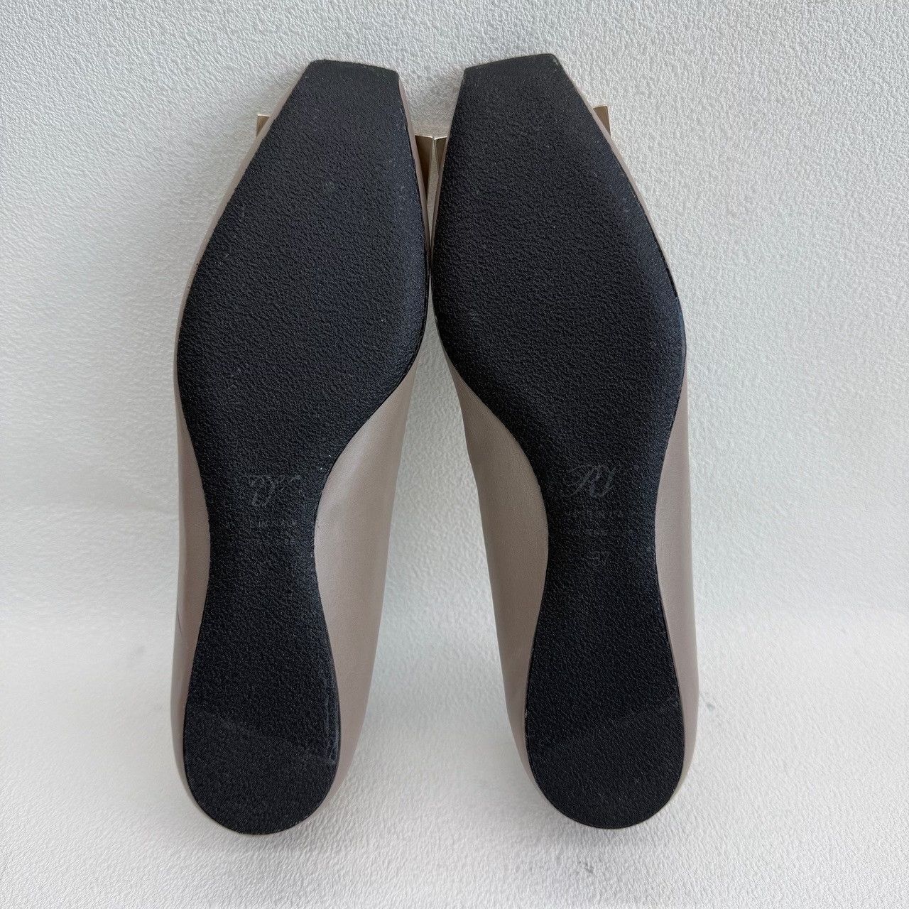Roger Vivier Roger Vivier Trompette Leather Flats Size 37 Size US 7 / IT 37 - 8 Thumbnail