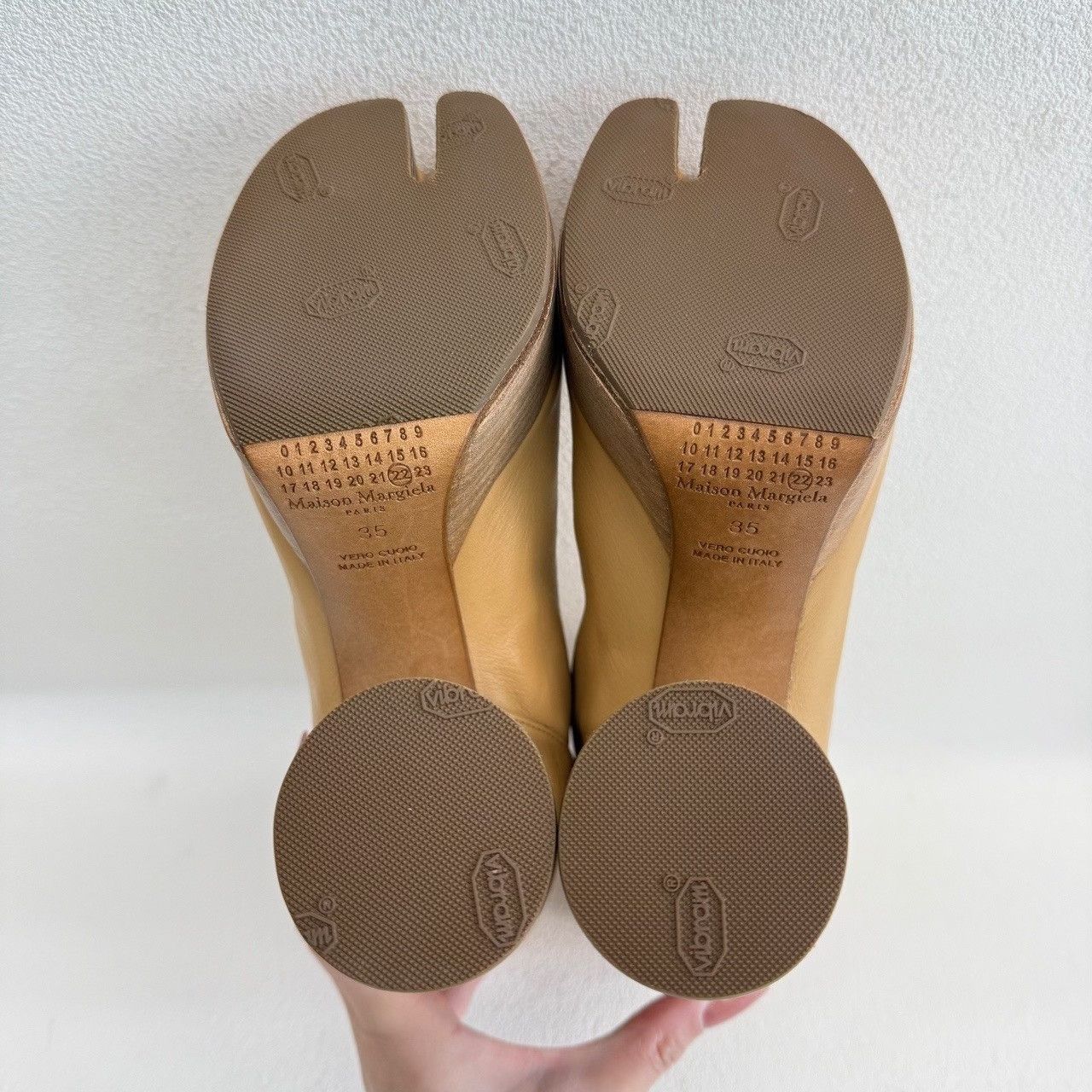 Maison Margiela Maison Margiela Beige Leather Tabi Platform Boots Size 35 Size US 5 / IT 35 - 7 Thumbnail