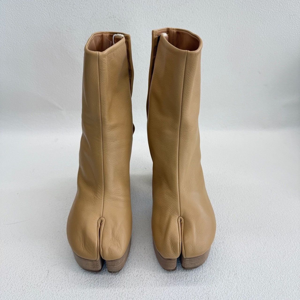 Maison Margiela Maison Margiela Beige Leather Tabi Platform Boots Size 35 Size US 5 / IT 35 - 3 Thumbnail